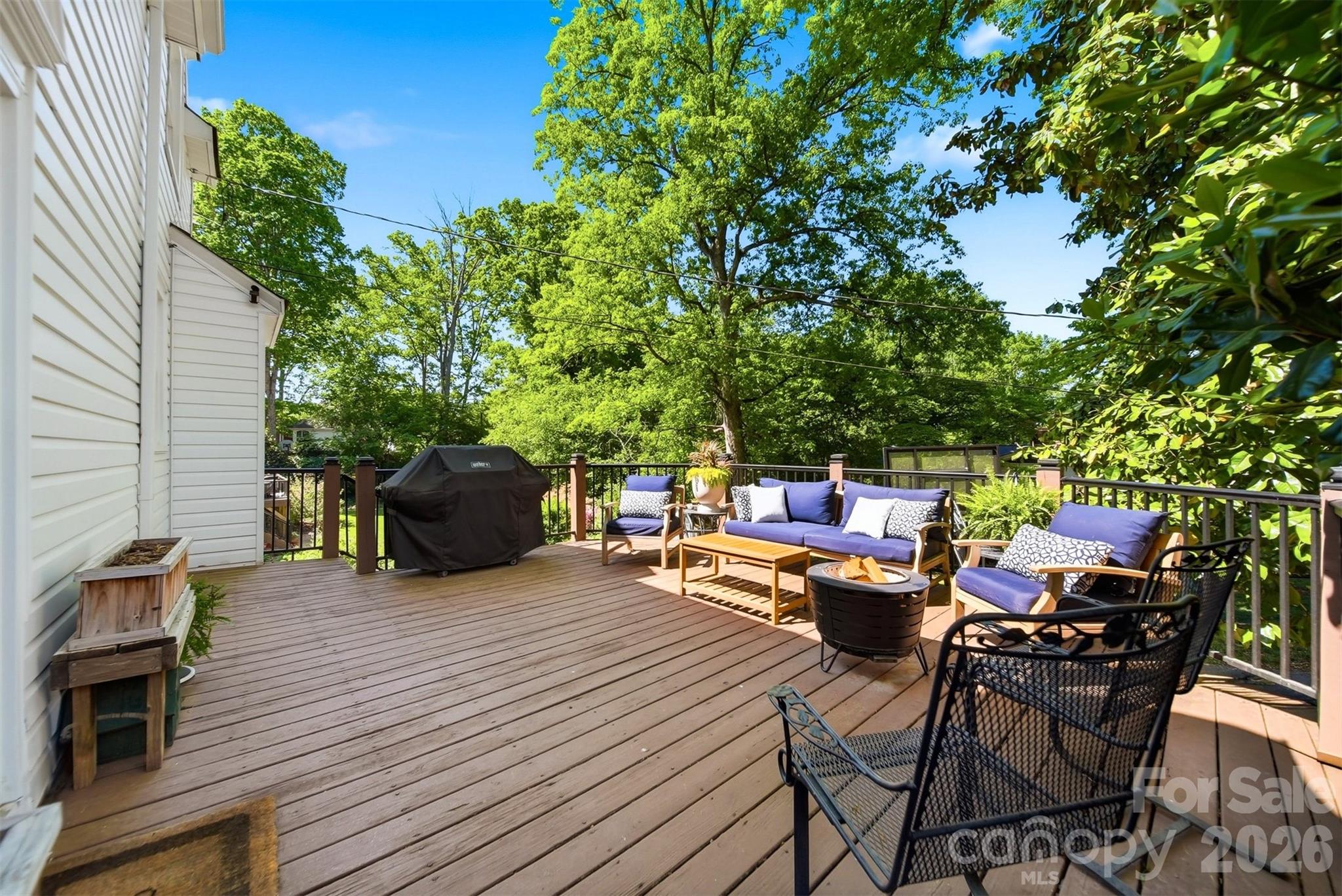 431 9th Street NW — Hickory