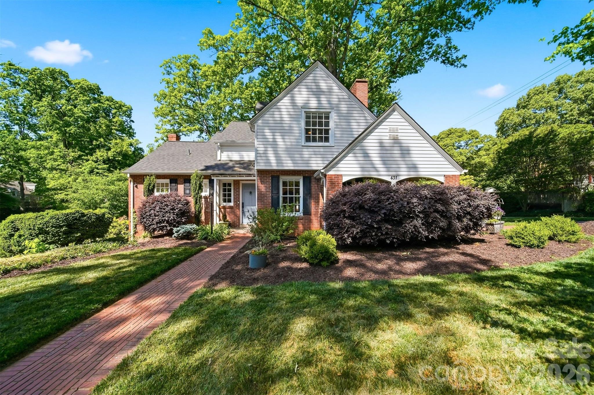 431 9th Street NW — Hickory
