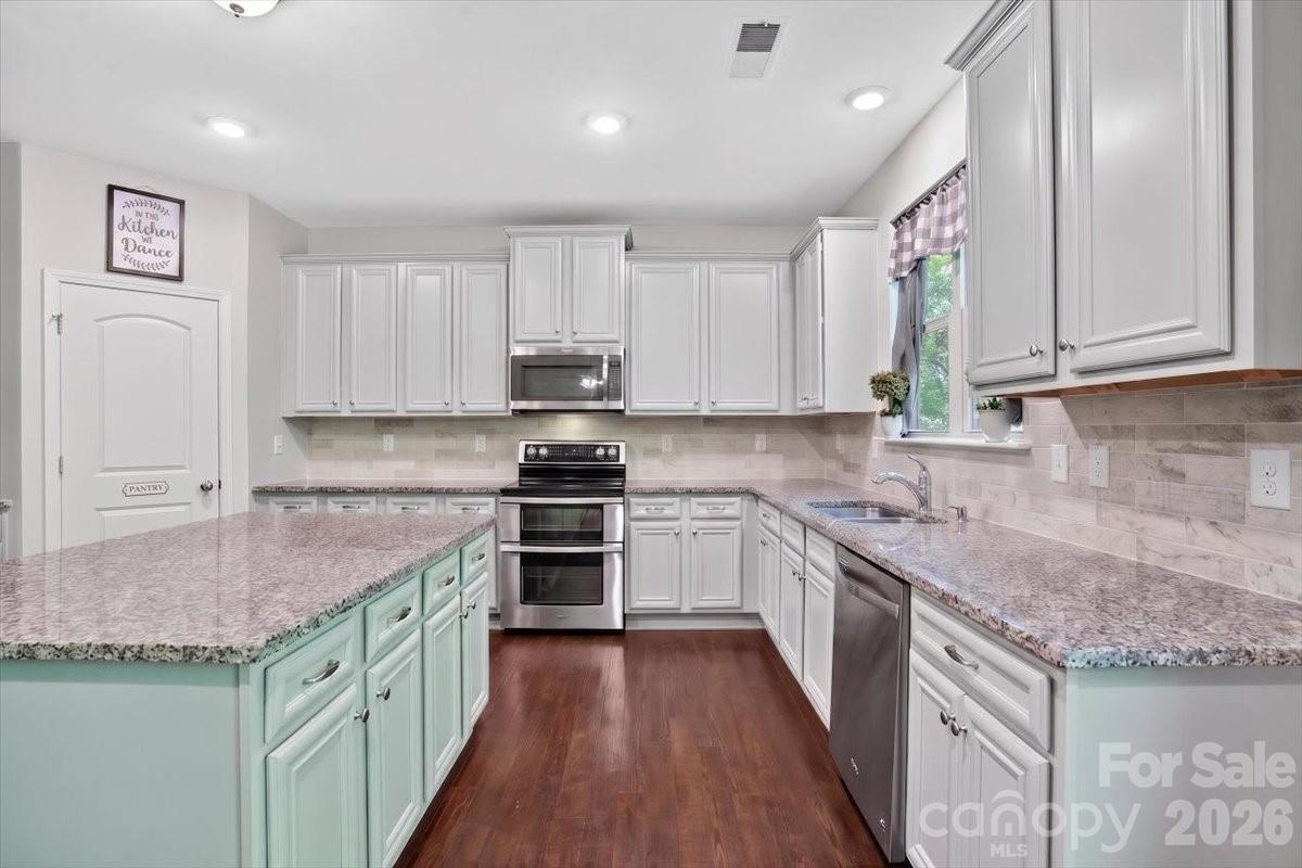 265 Meadow Oaks Drive SE — Concord