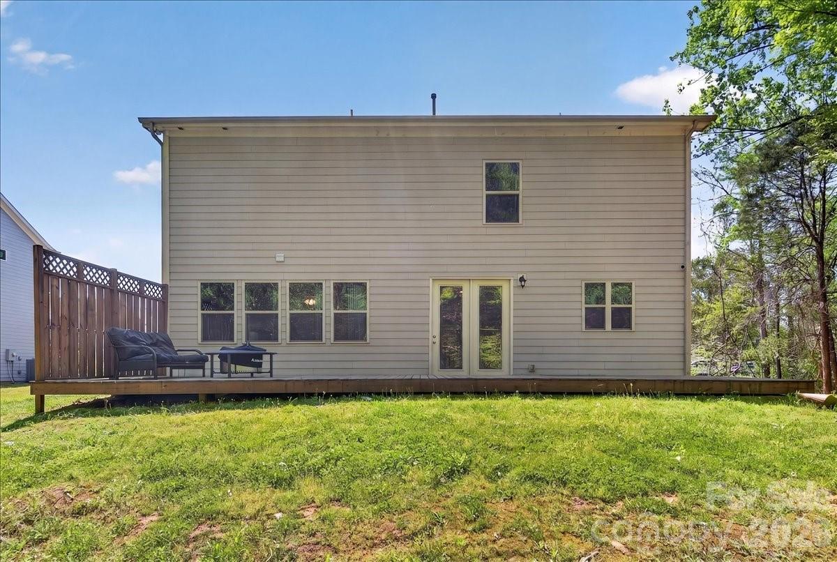 265 Meadow Oaks Drive SE — Concord