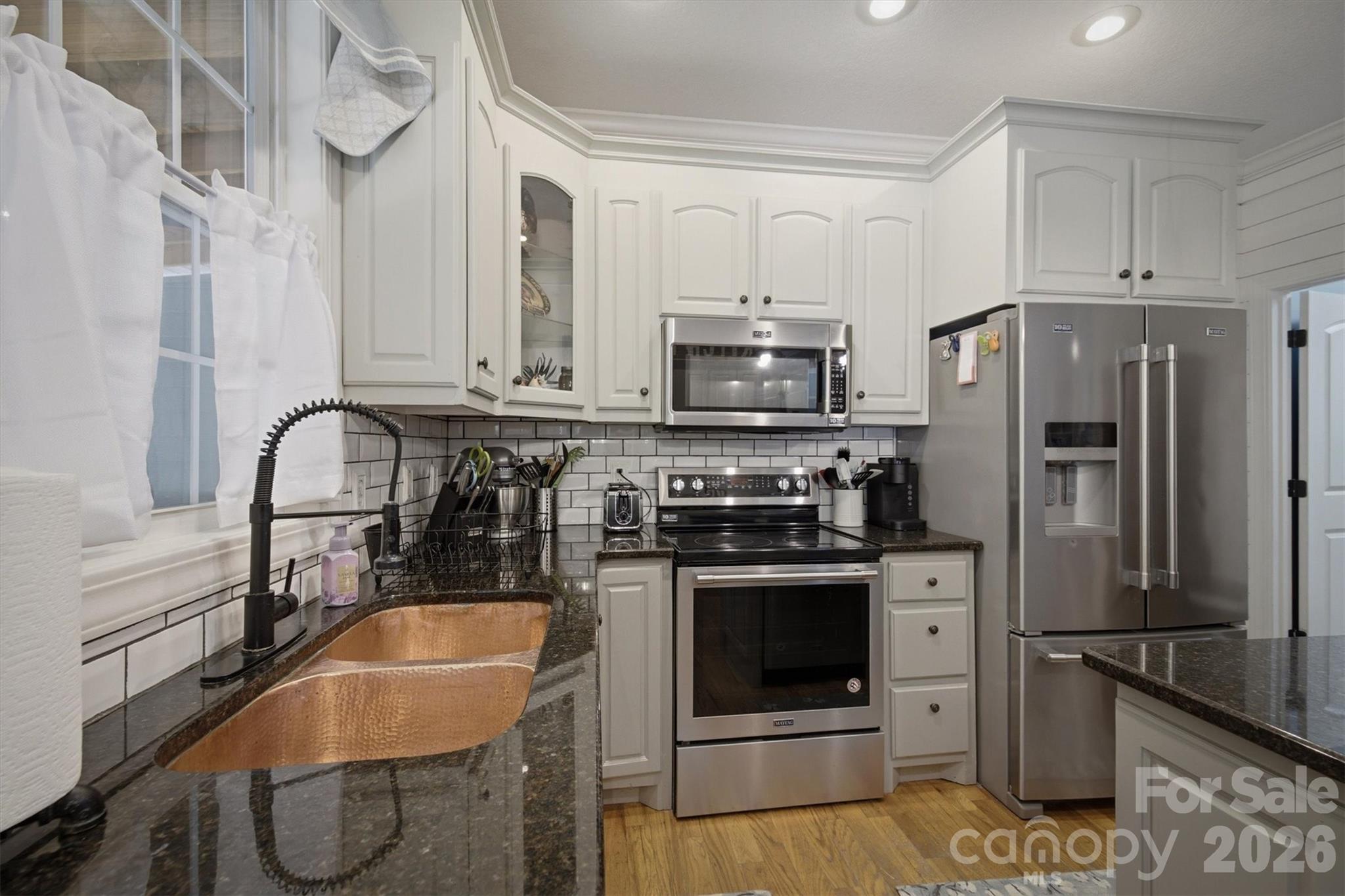 2570 Blowing Rock Boulevard — Lenoir