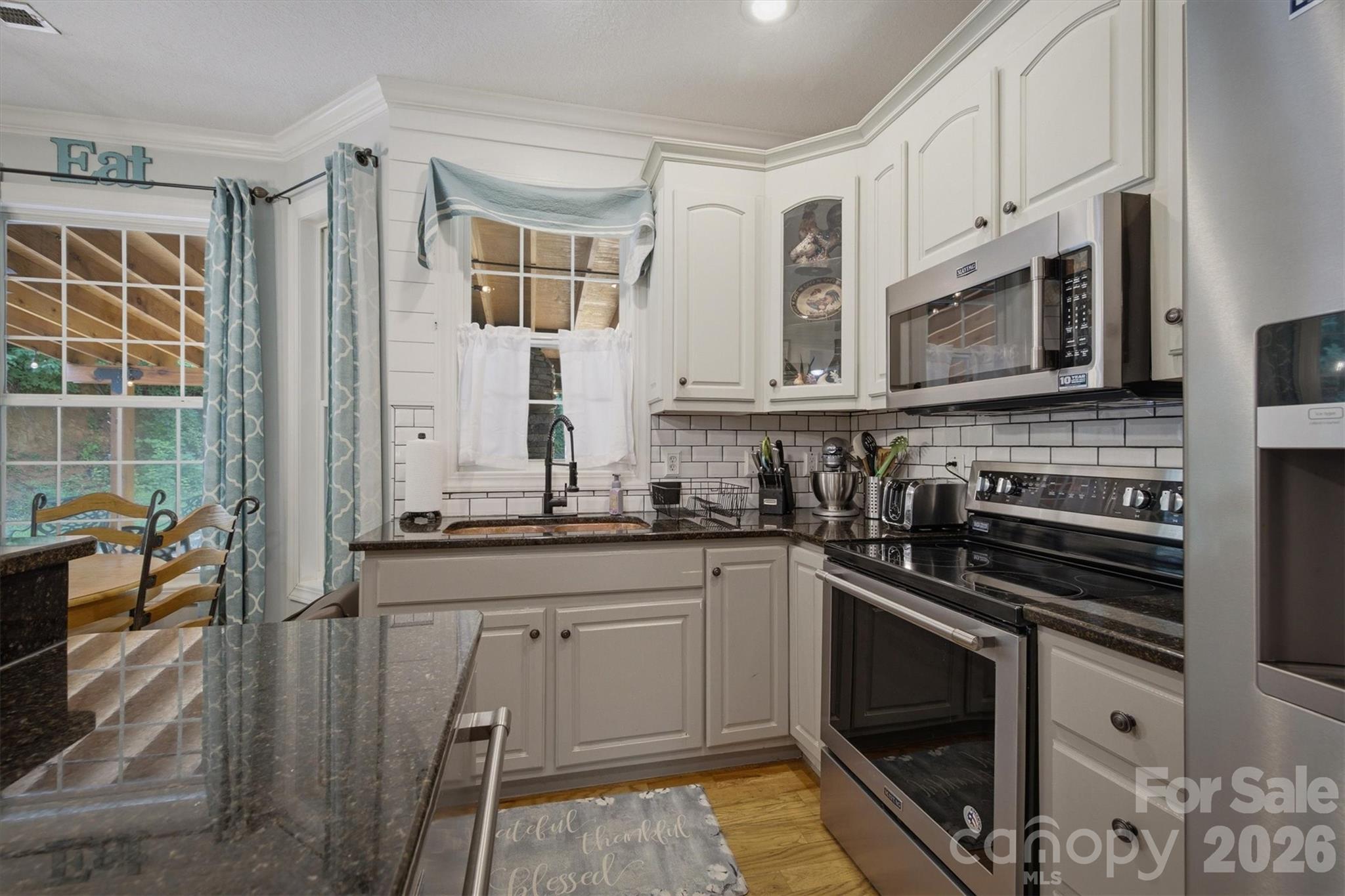 2570 Blowing Rock Boulevard — Lenoir