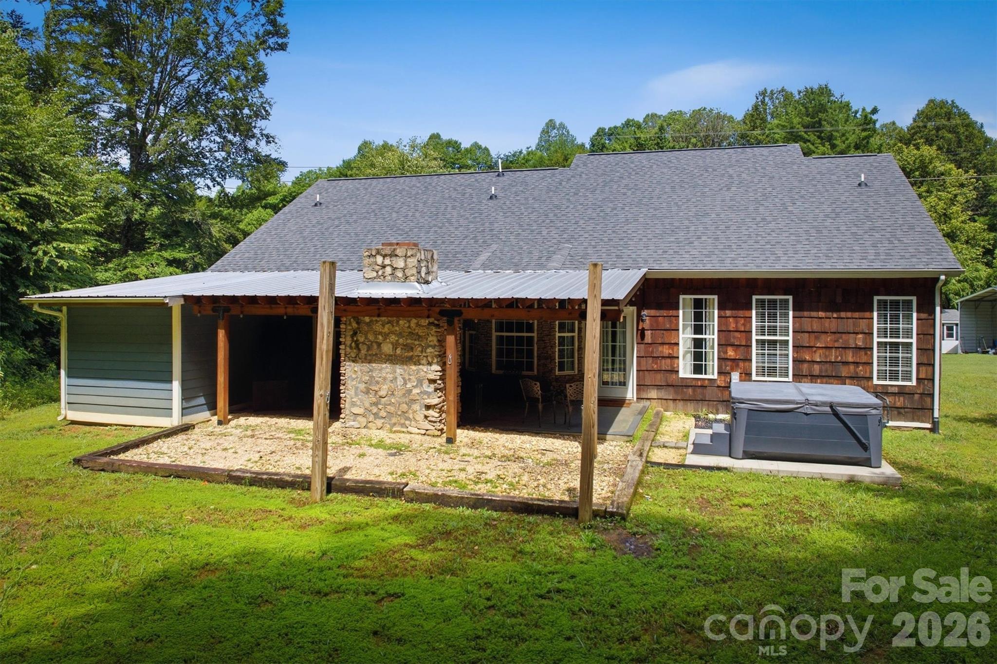 2570 Blowing Rock Boulevard — Lenoir