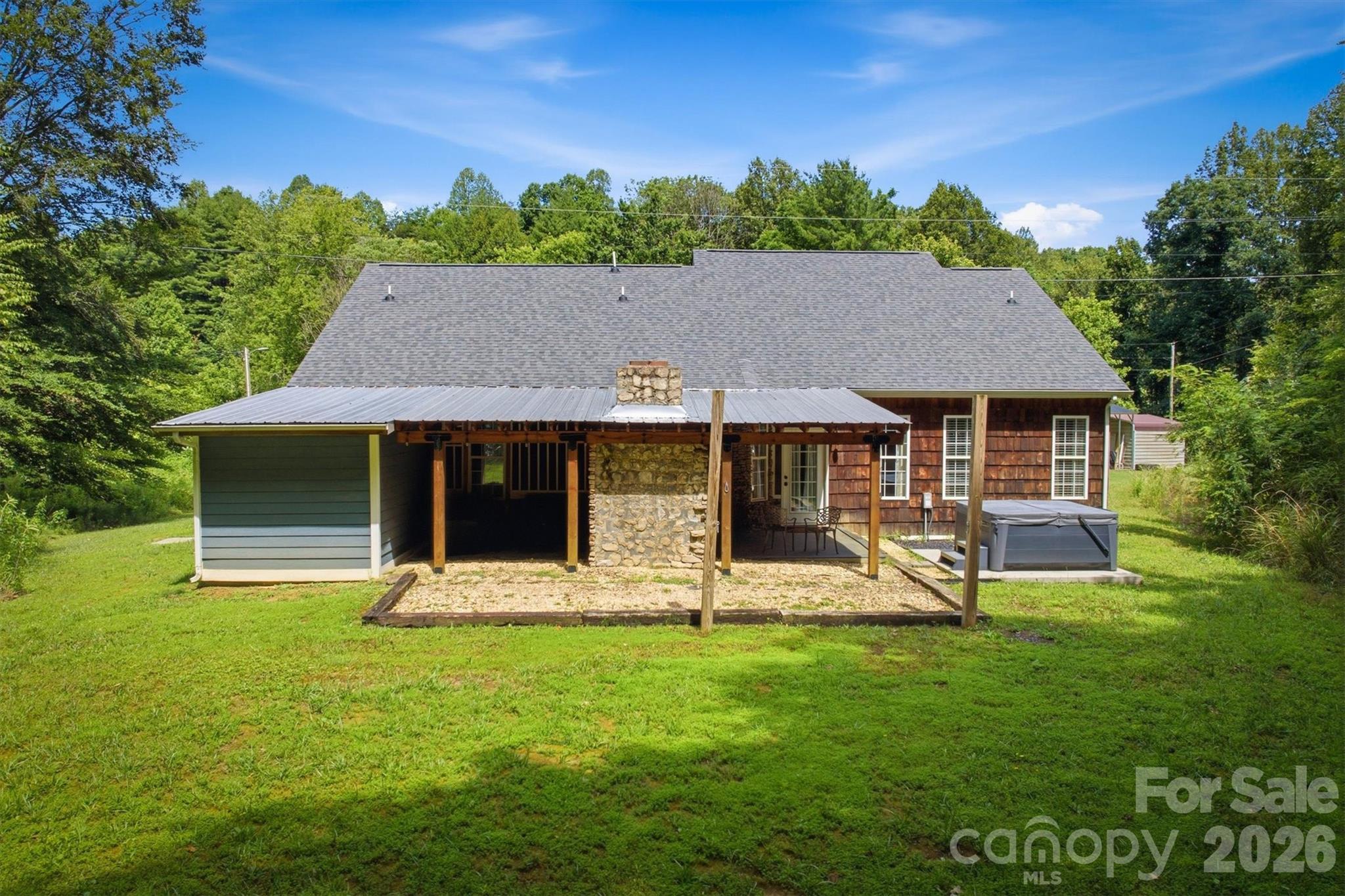 2570 Blowing Rock Boulevard — Lenoir