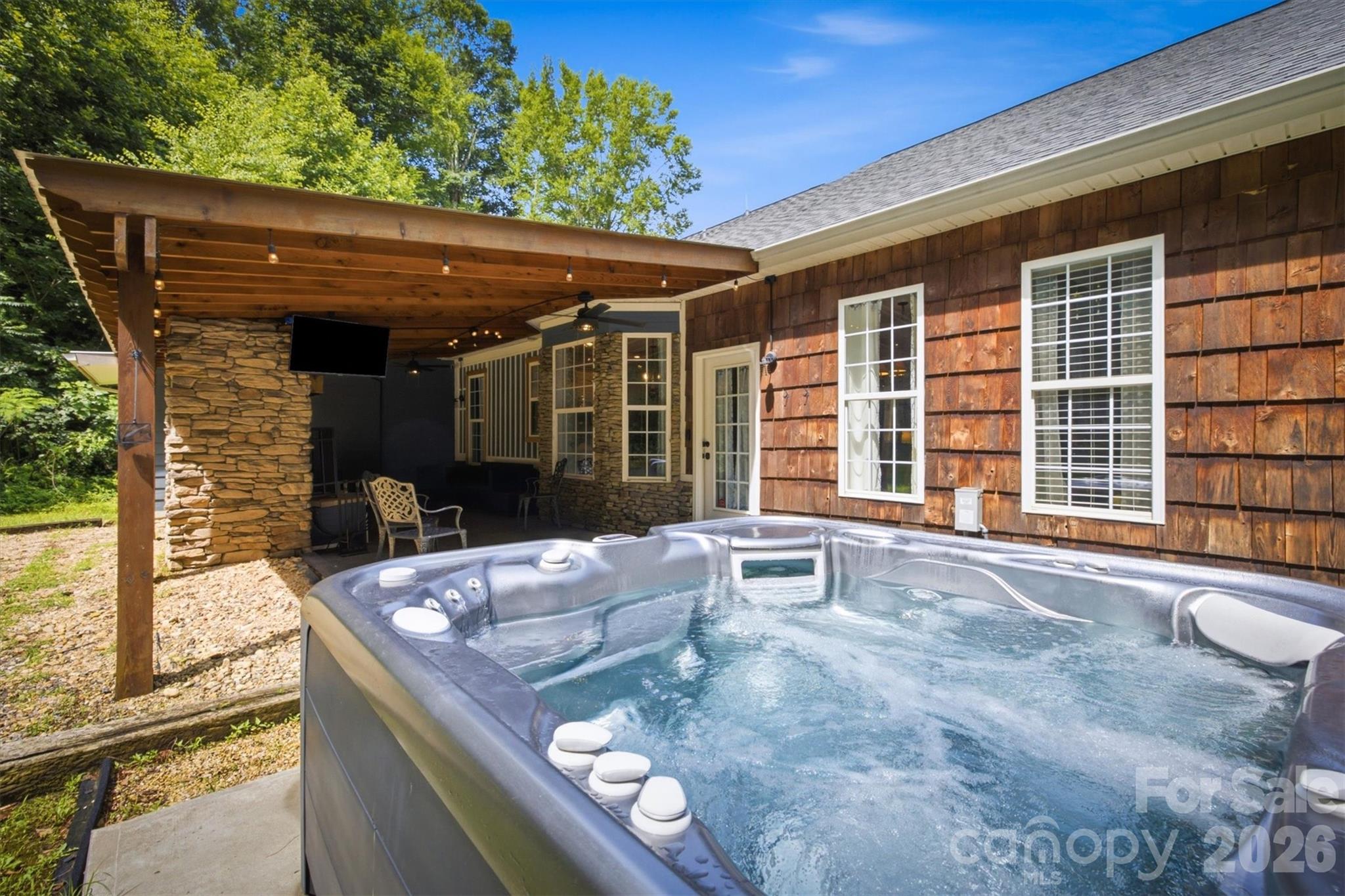 2570 Blowing Rock Boulevard — Lenoir