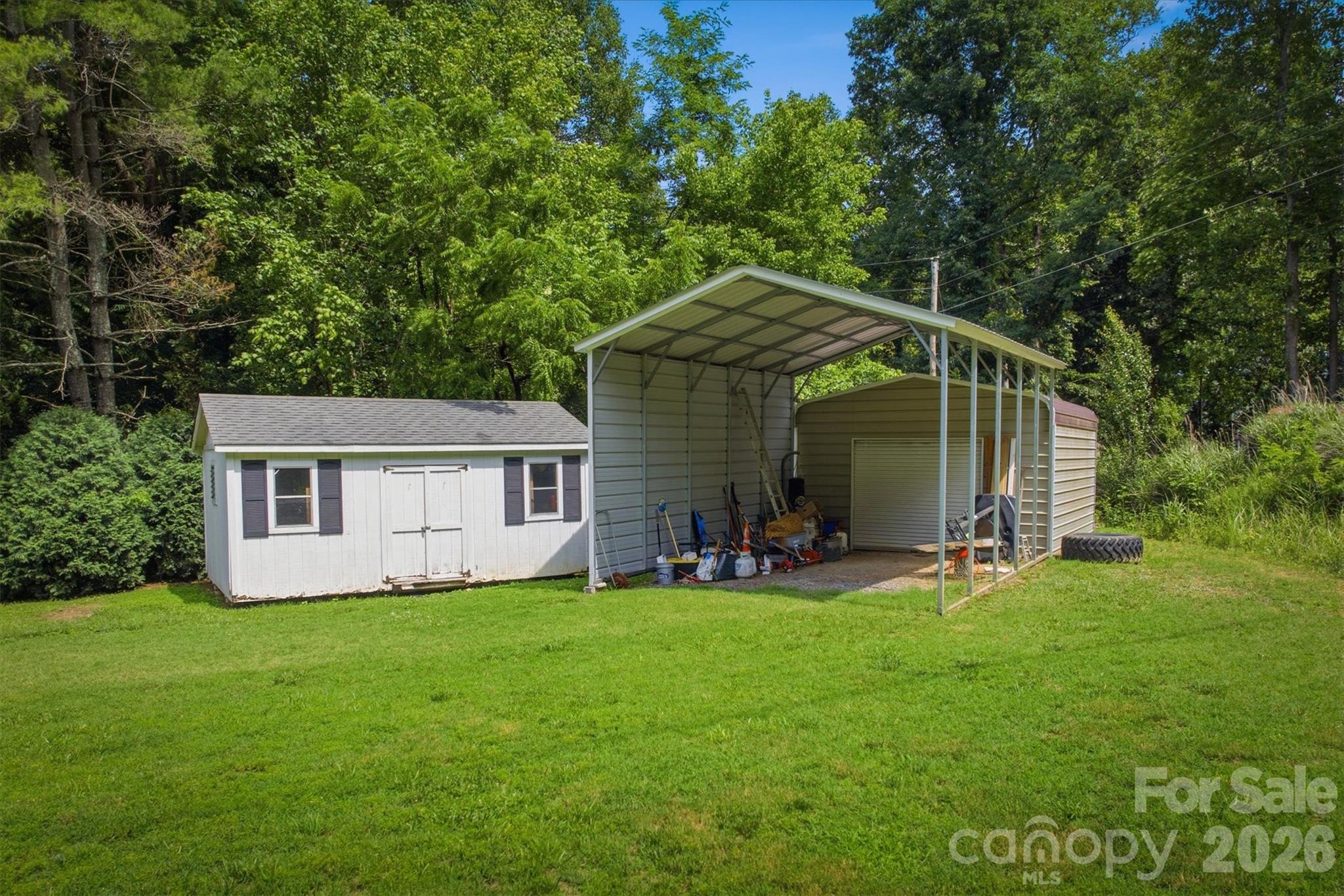 2570 Blowing Rock Boulevard — Lenoir