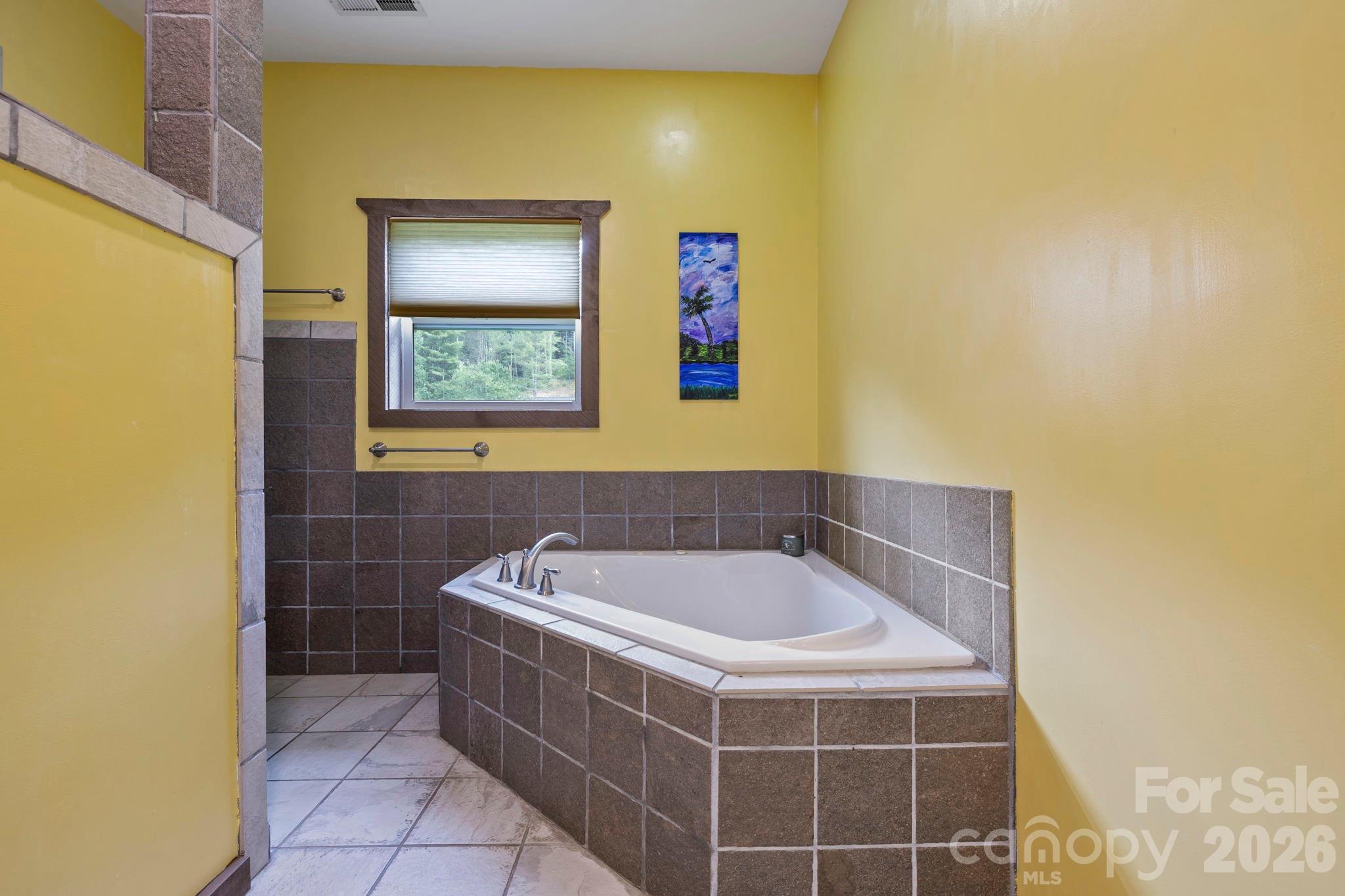 442 Blantyre Church Road — Horse Shoe