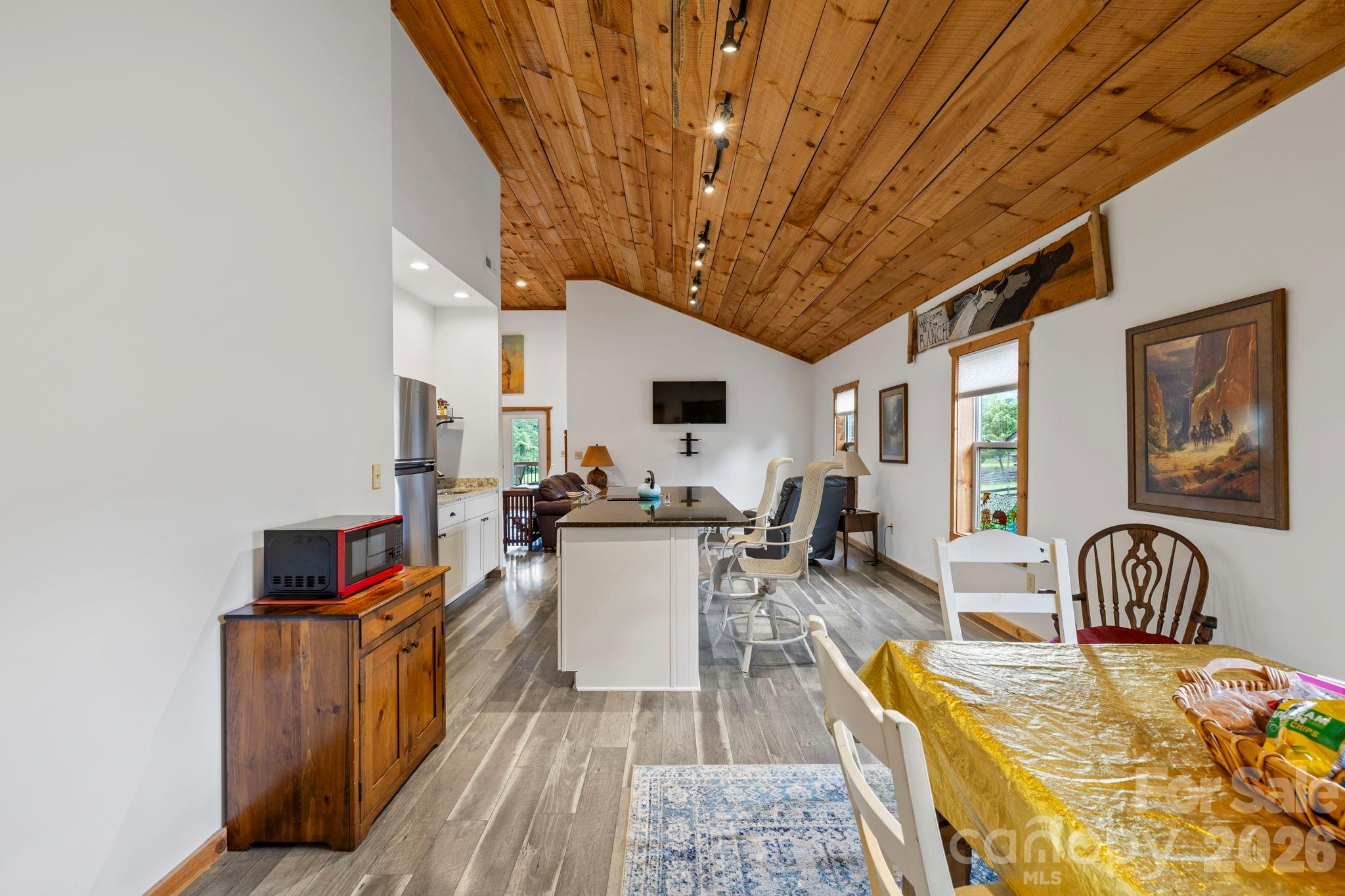 442 Blantyre Church Road — Horse Shoe