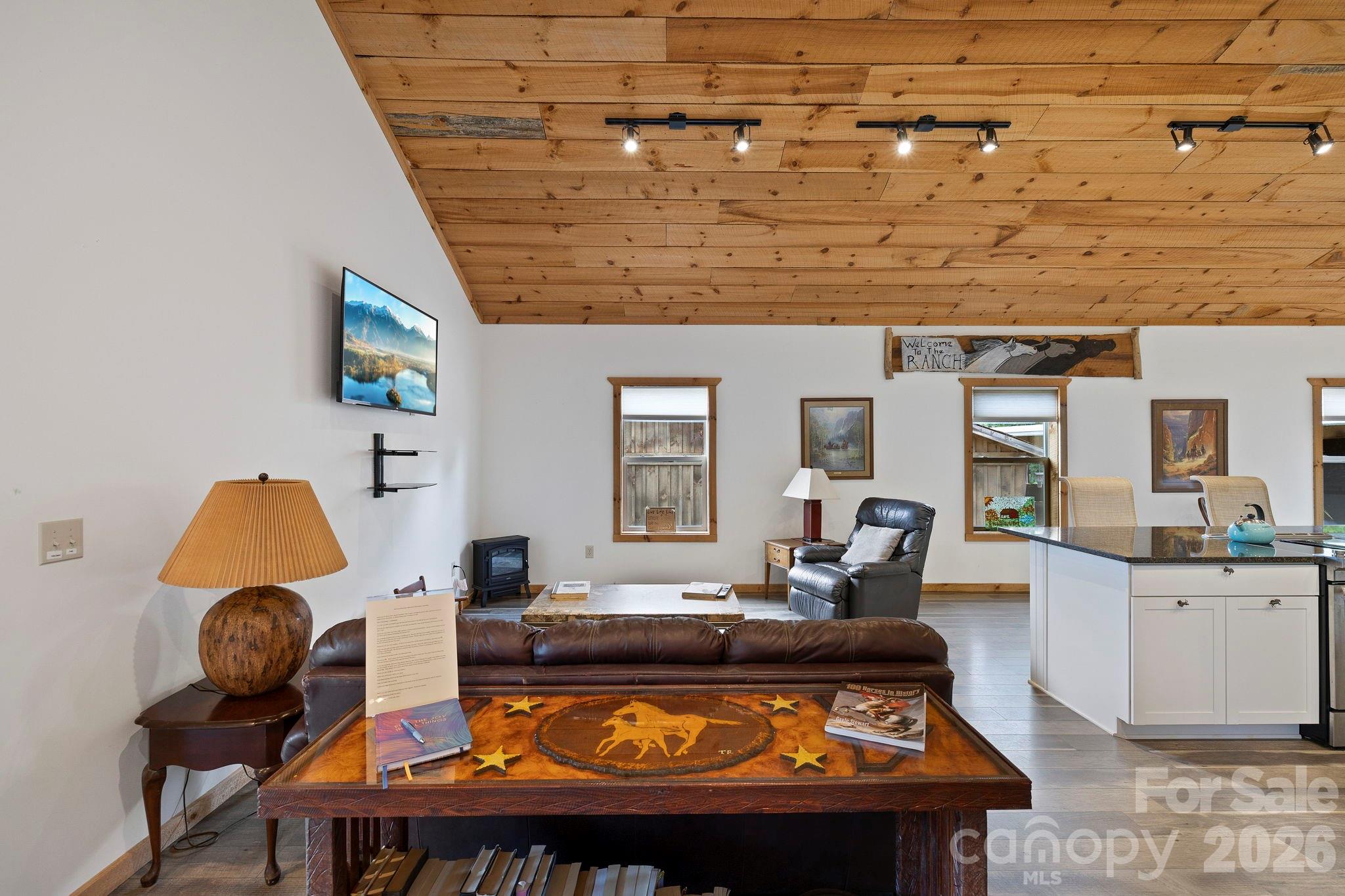 442 Blantyre Church Road — Horse Shoe
