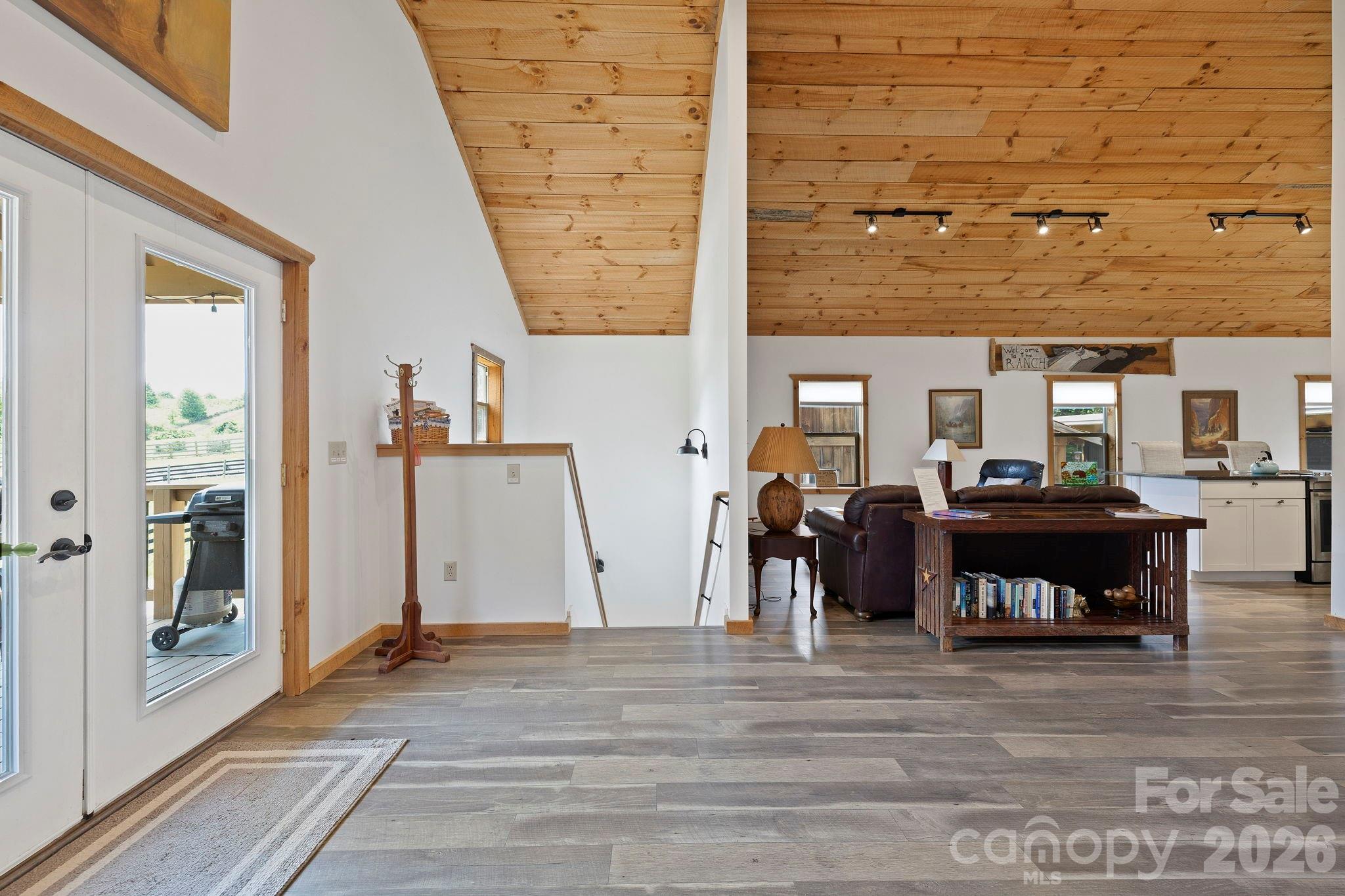 442 Blantyre Church Road — Horse Shoe