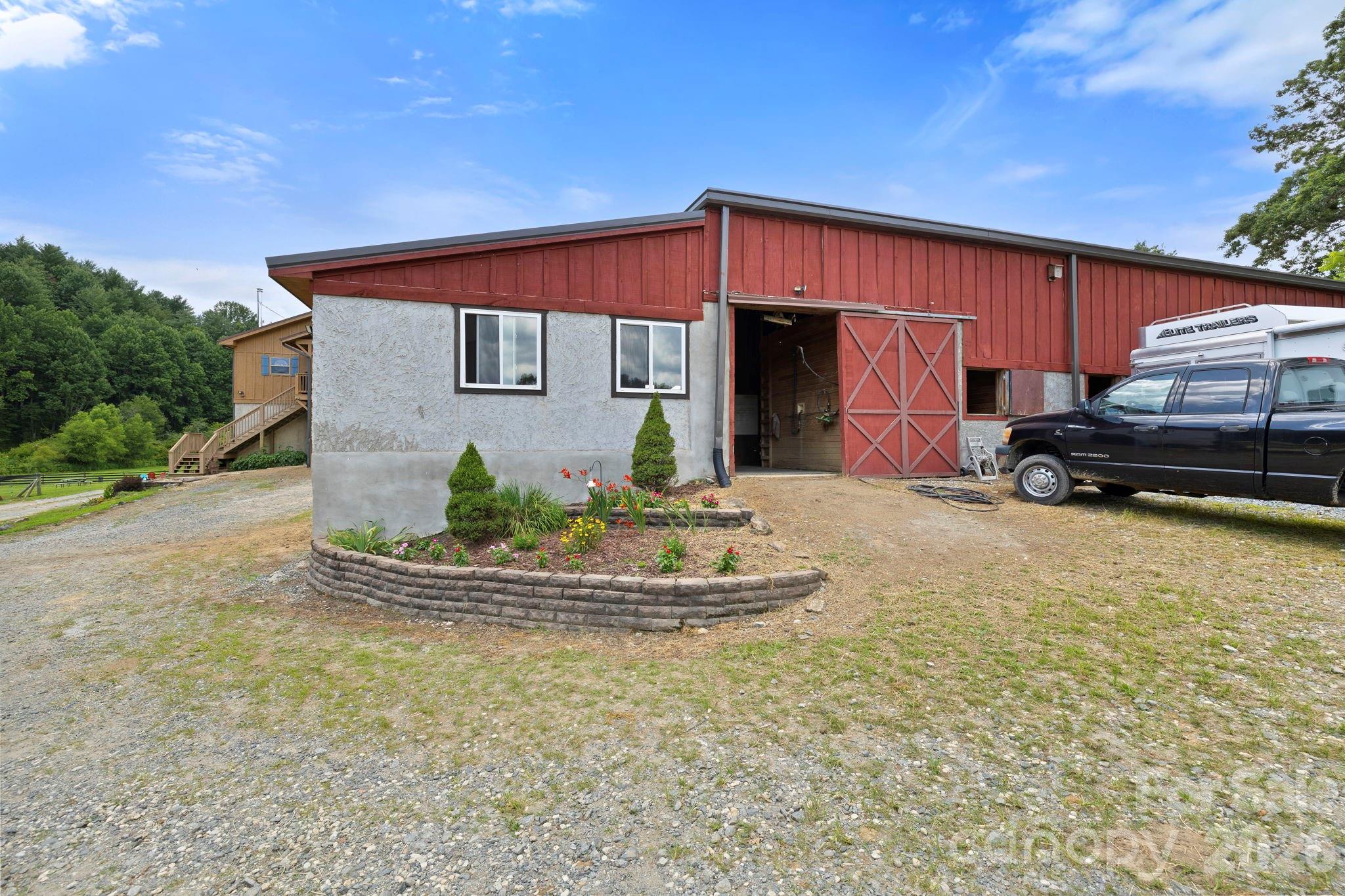 442 Blantyre Church Road — Horse Shoe