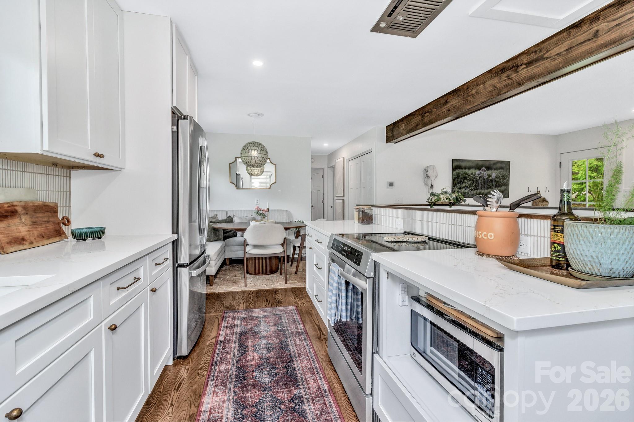 118 Vance Crescent Extension — Asheville