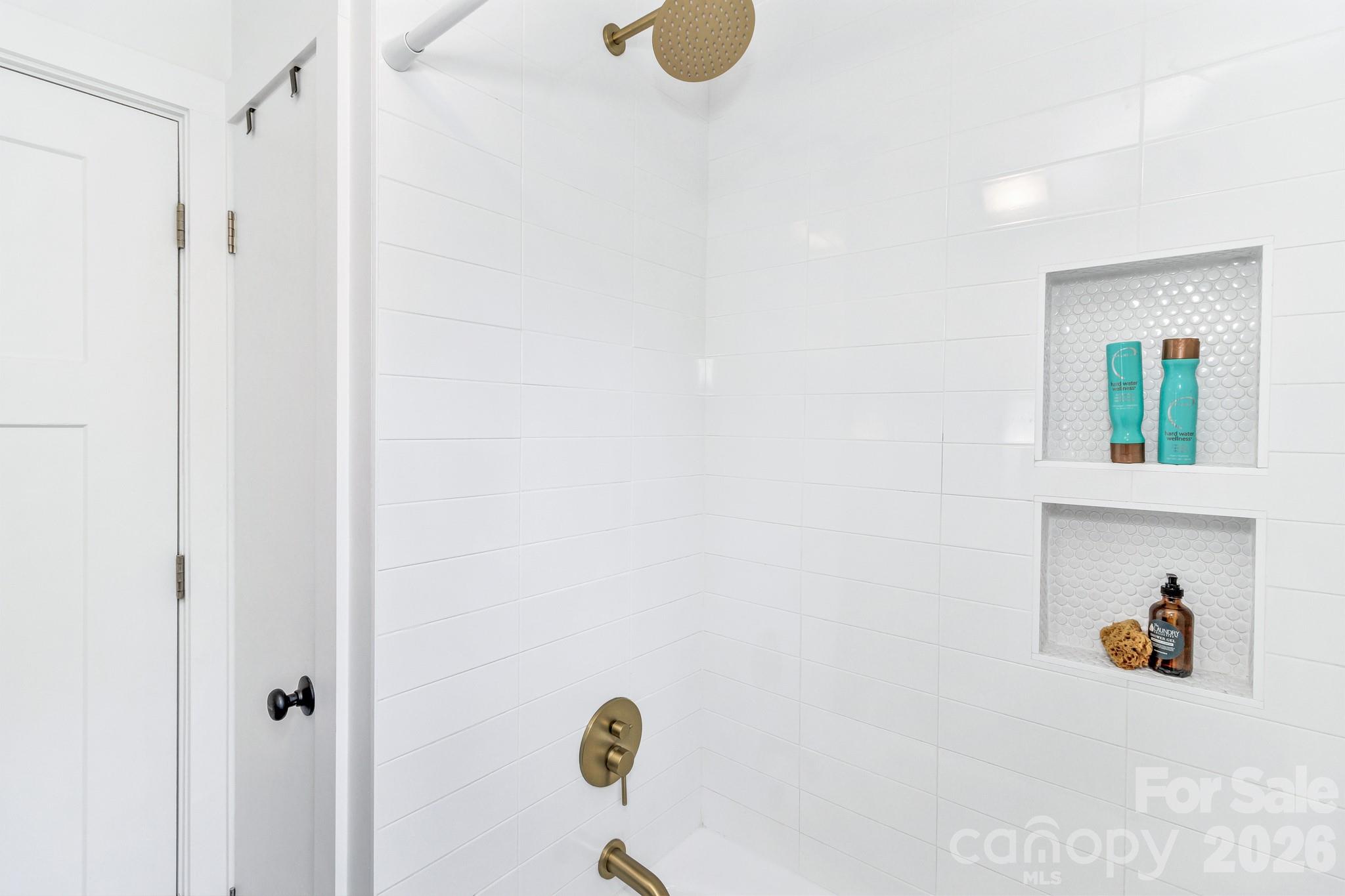 118 Vance Crescent Extension — Asheville