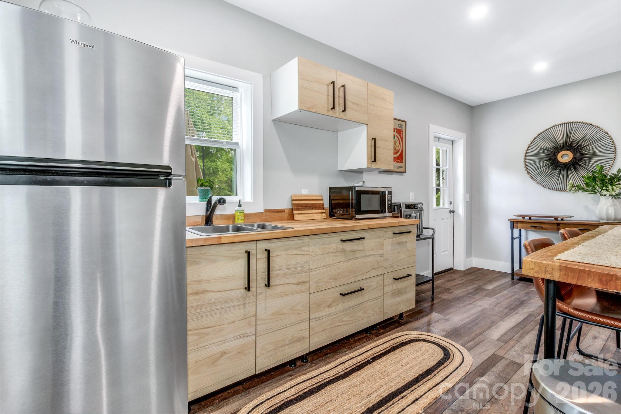 118 Vance Crescent Extension — Asheville