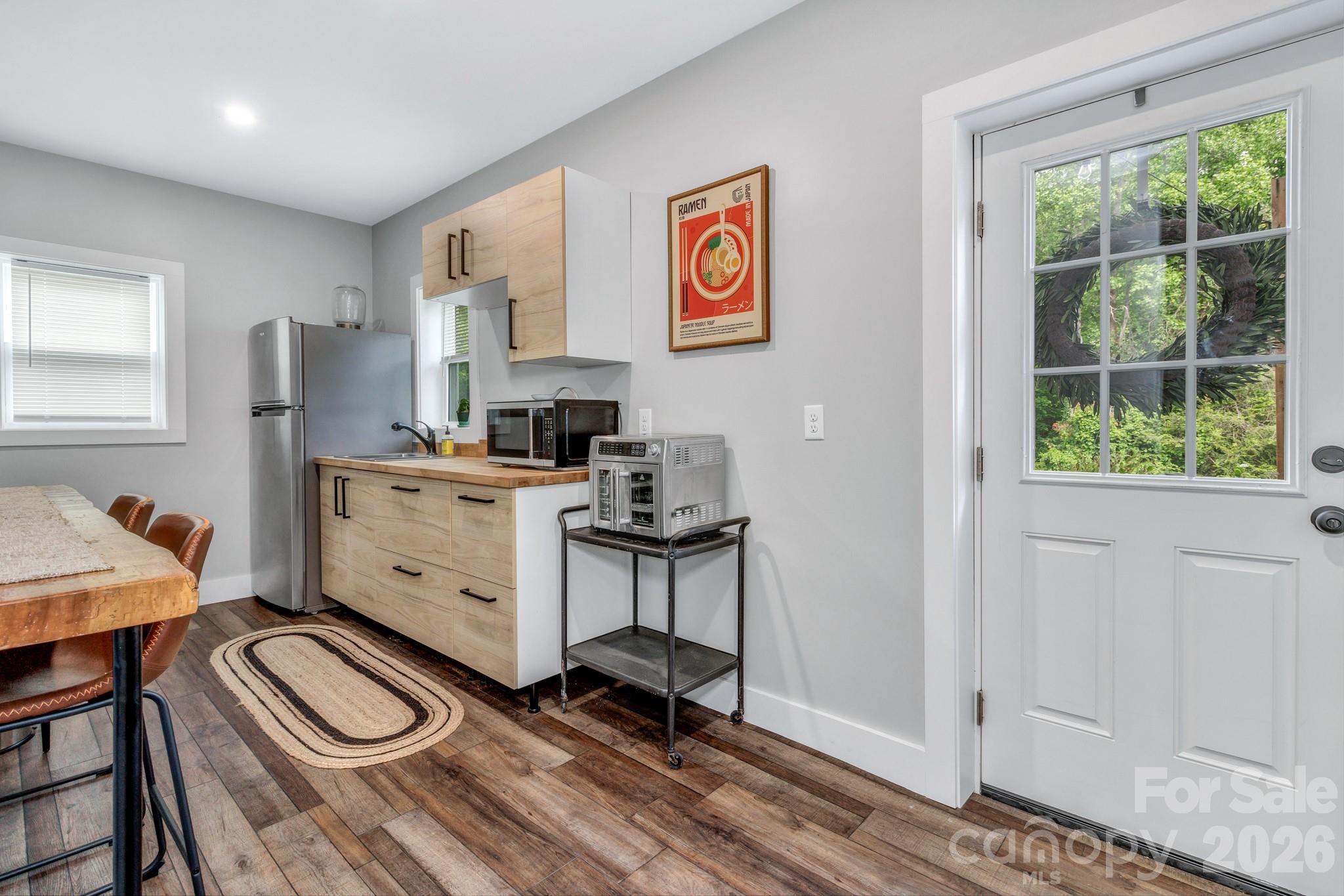 118 Vance Crescent Extension — Asheville