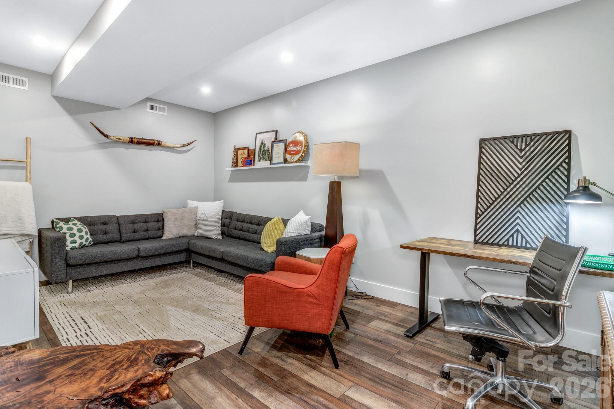118 Vance Crescent Extension — Asheville