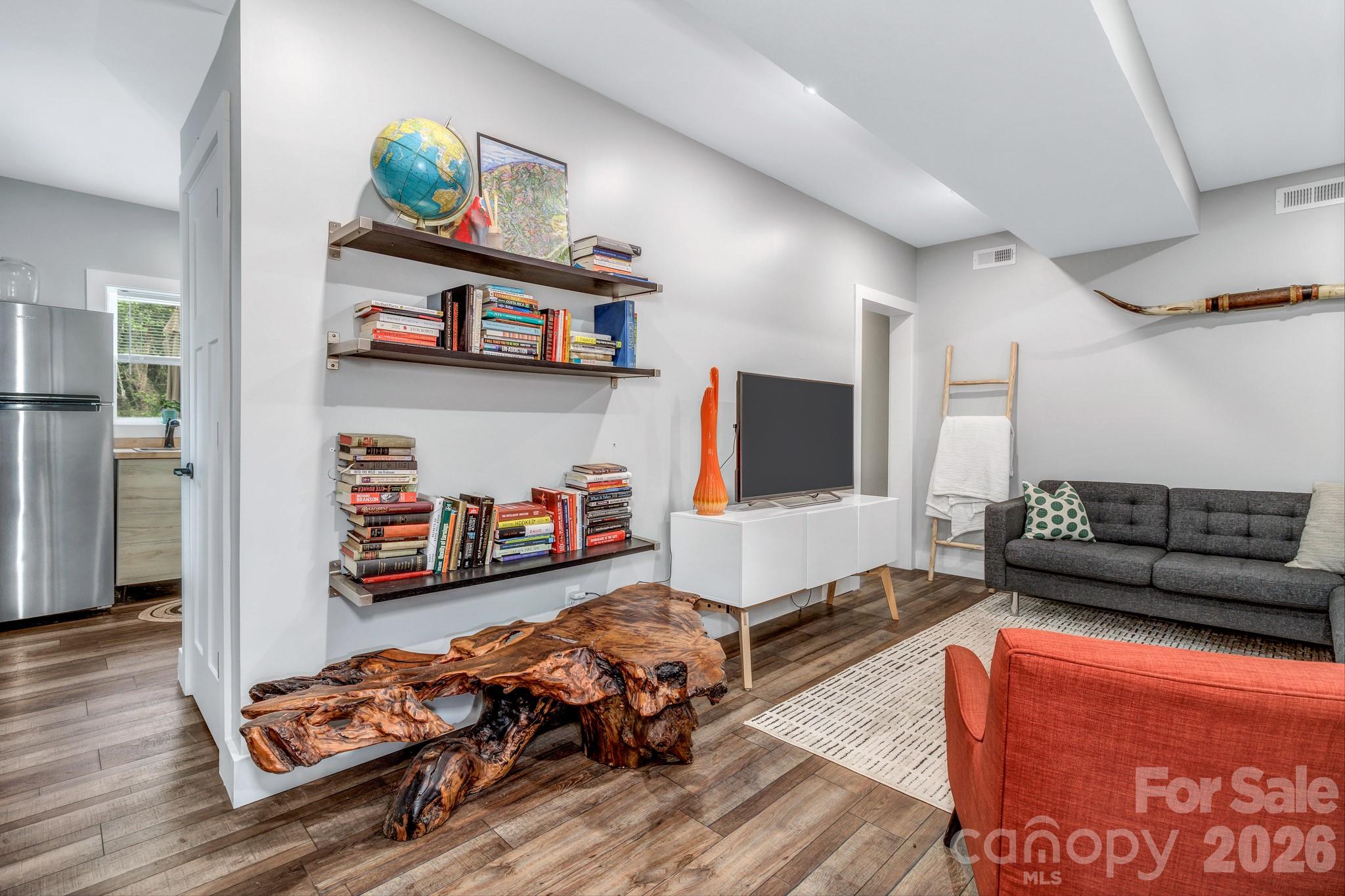 118 Vance Crescent Extension — Asheville