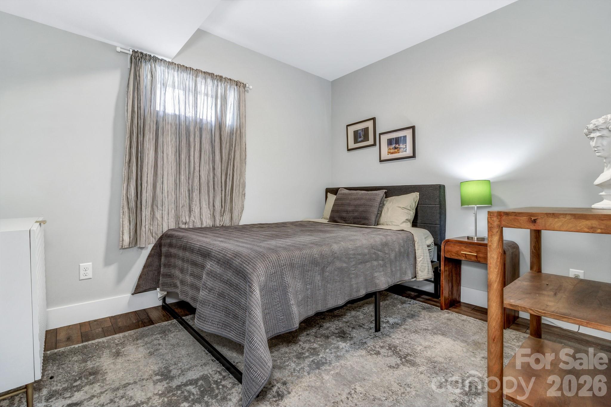 118 Vance Crescent Extension — Asheville