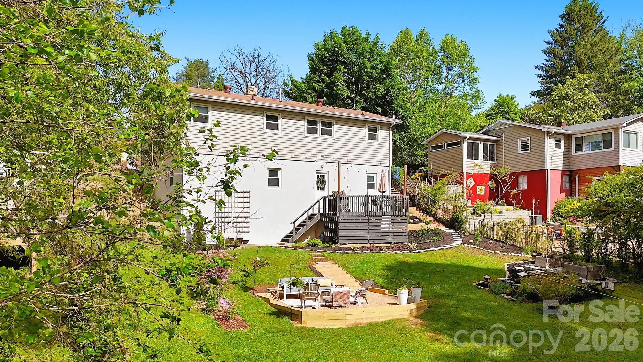 118 Vance Crescent Extension — Asheville
