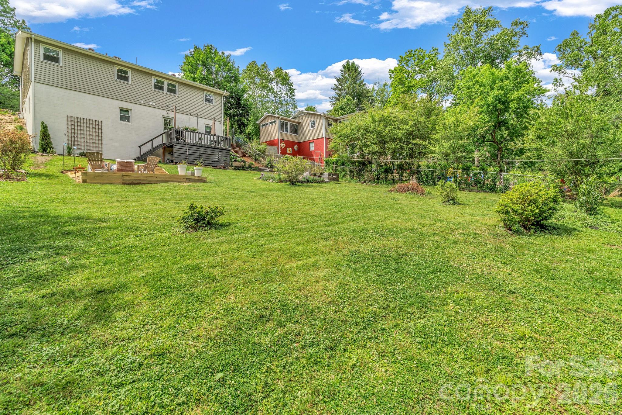 118 Vance Crescent Extension — Asheville