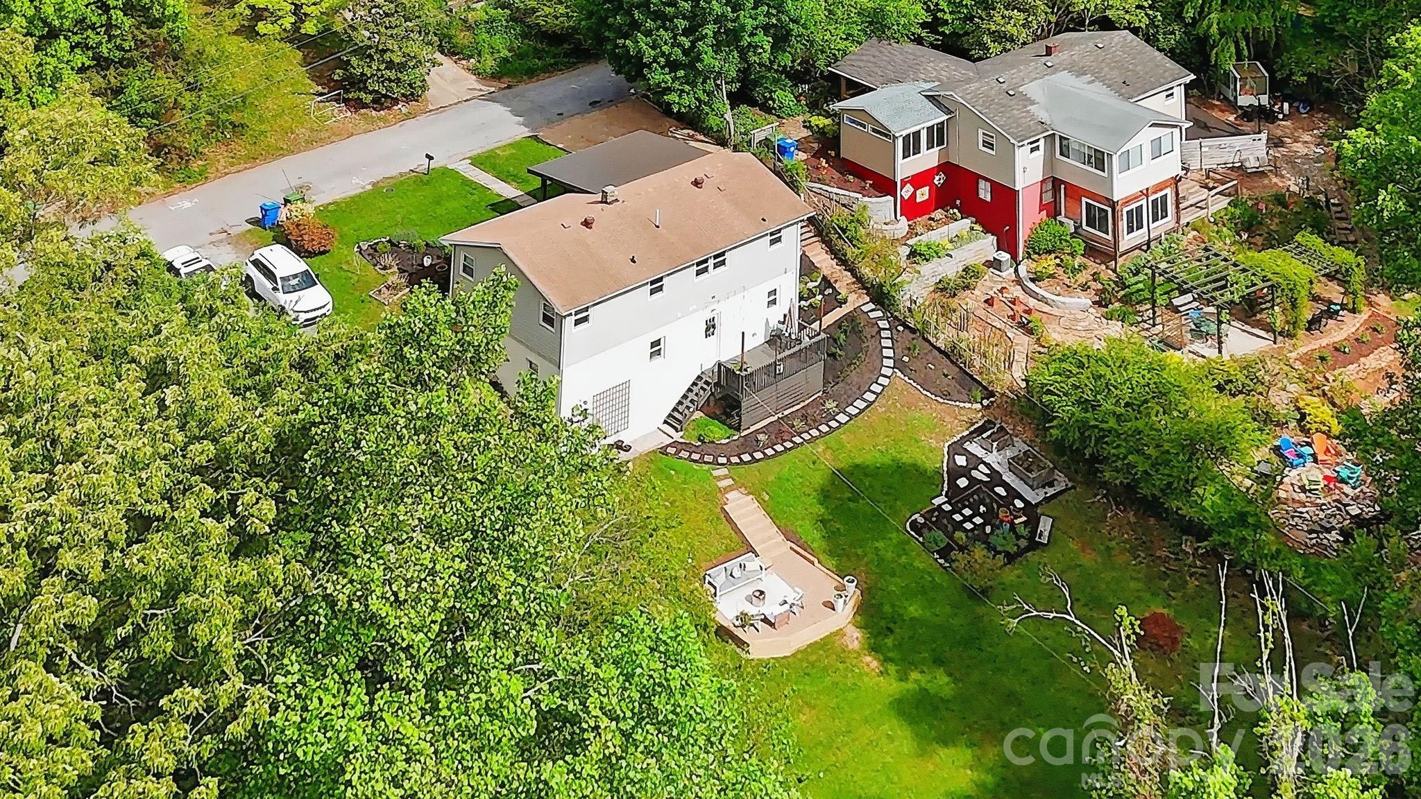 118 Vance Crescent Extension — Asheville
