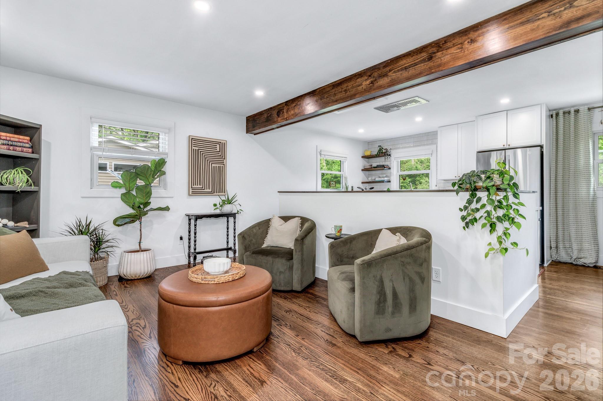118 Vance Crescent Extension — Asheville