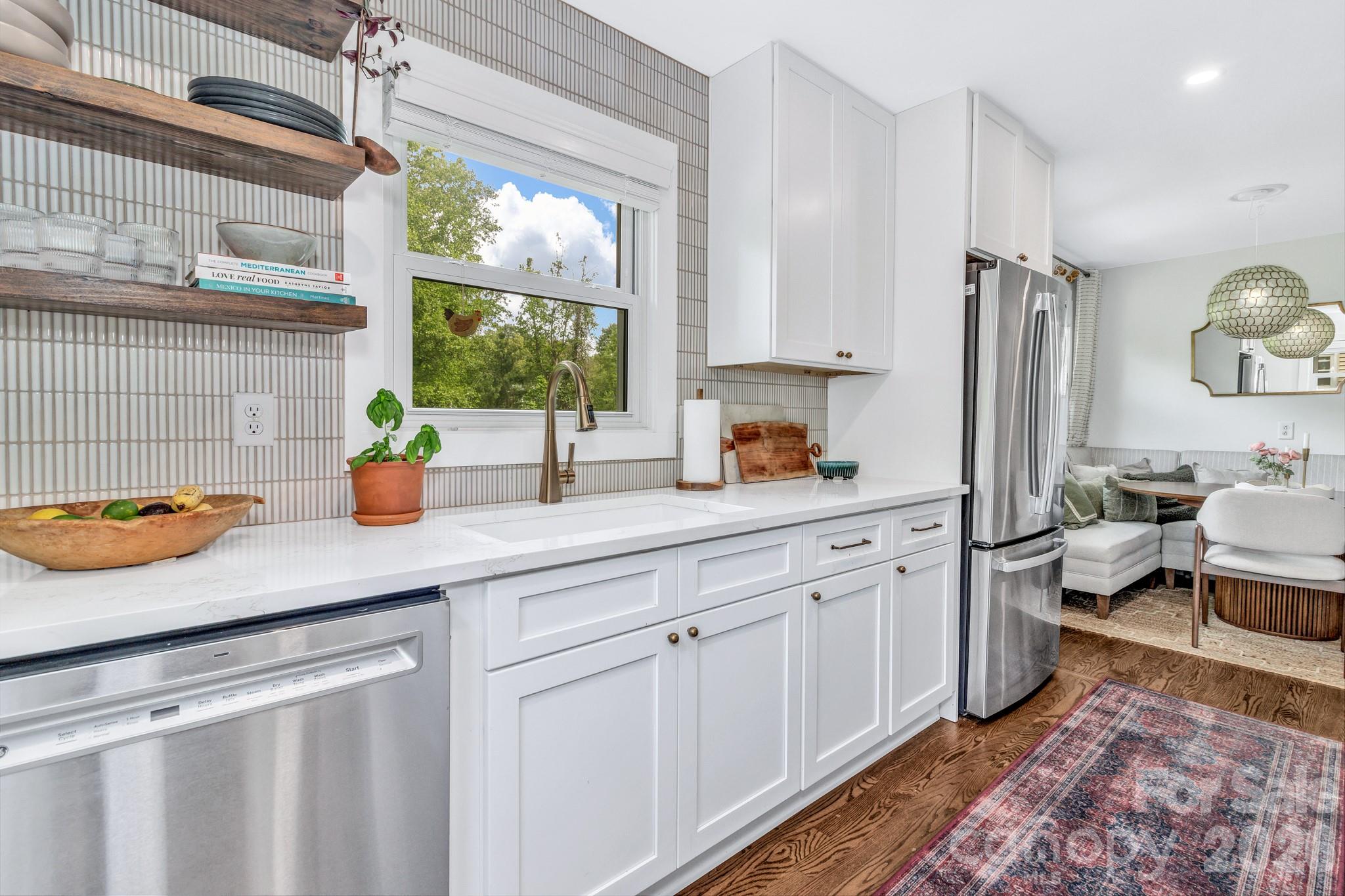 118 Vance Crescent Extension — Asheville