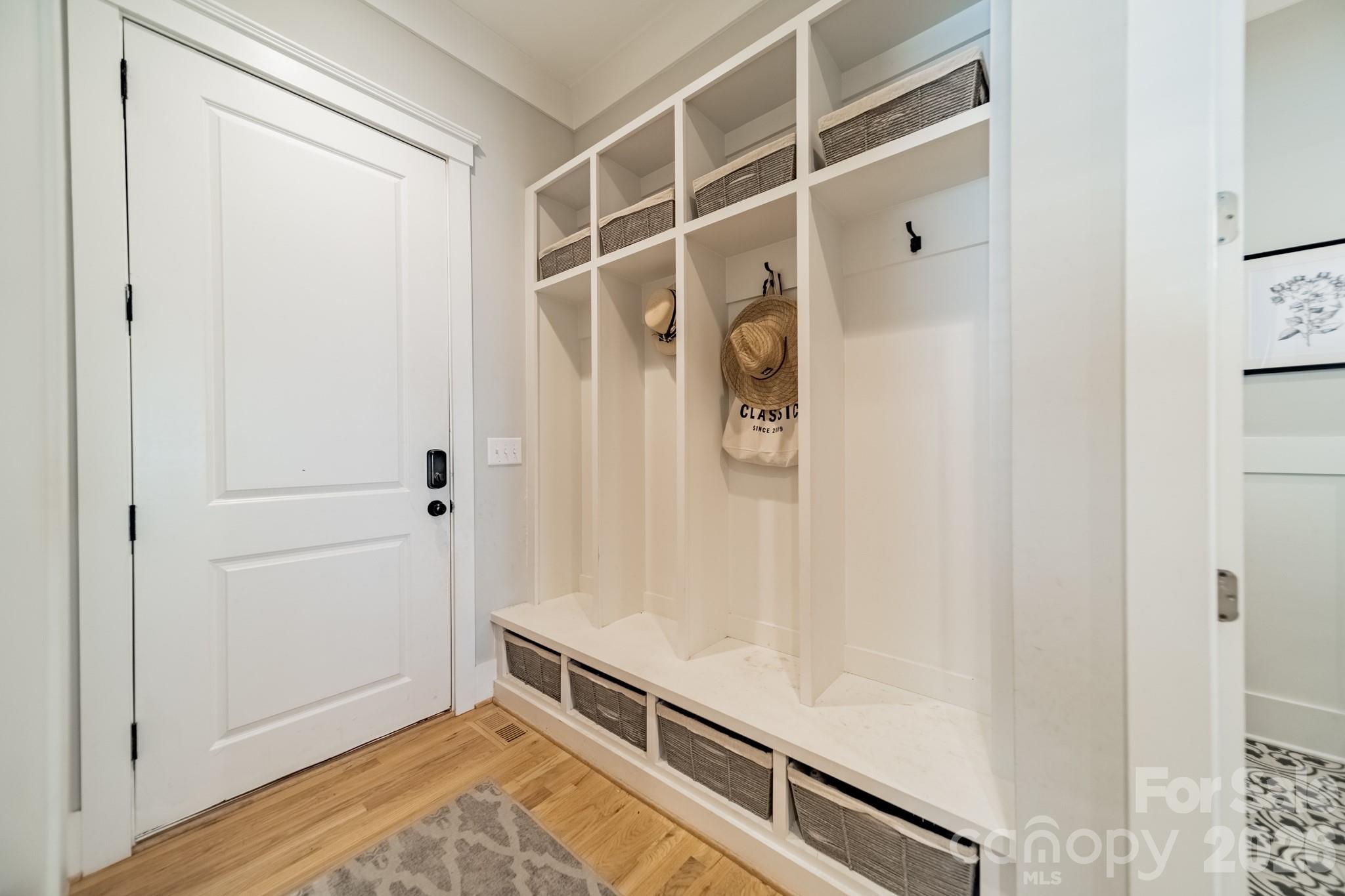 408 Melbourne Court — Charlotte