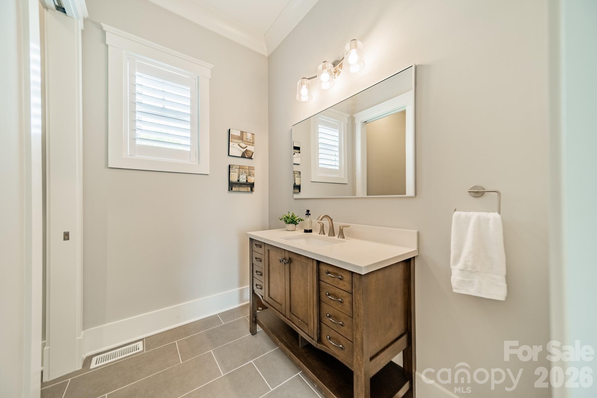 408 Melbourne Court — Charlotte