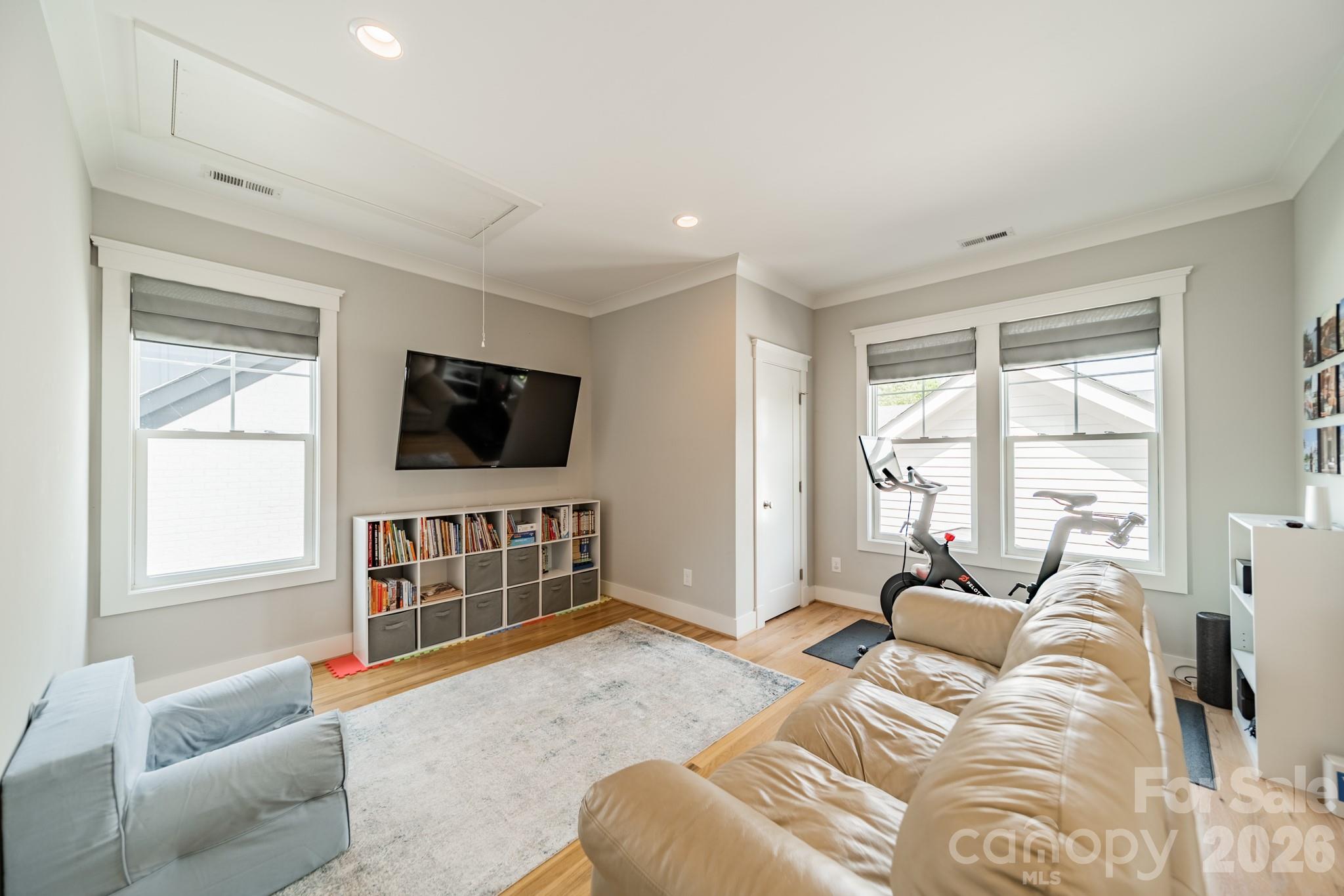 408 Melbourne Court — Charlotte
