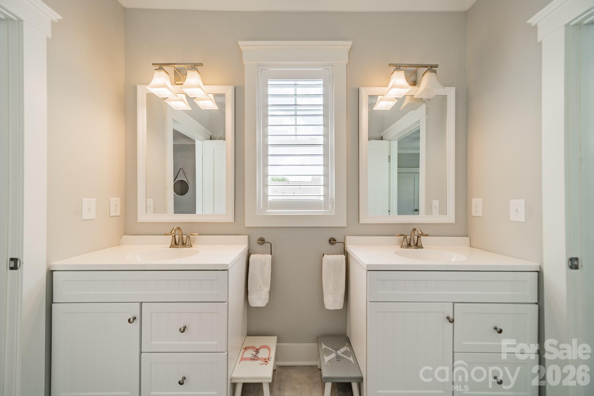 408 Melbourne Court — Charlotte