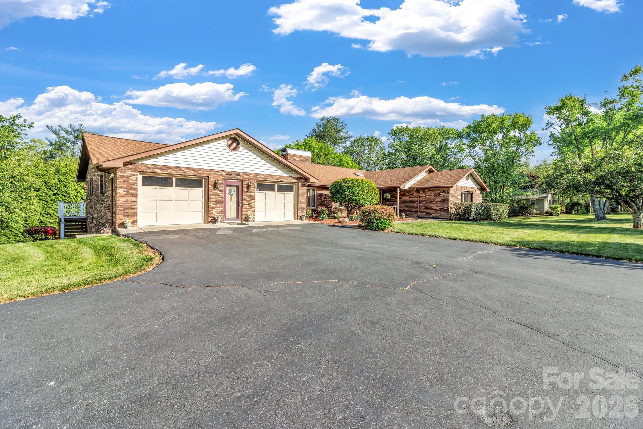 218 Brown Road — Hendersonville