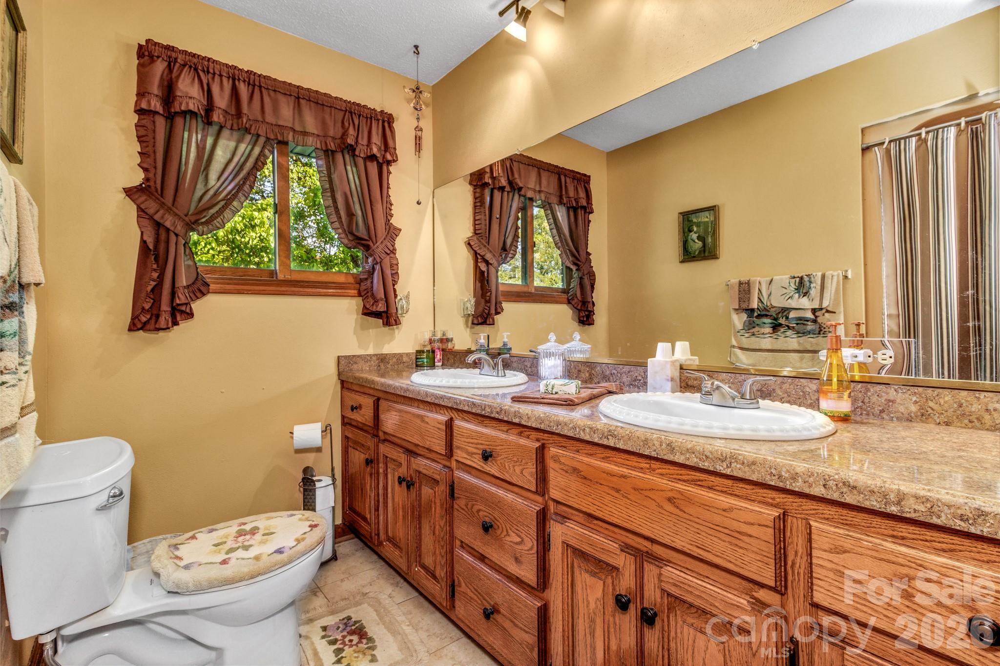 218 Brown Road — Hendersonville