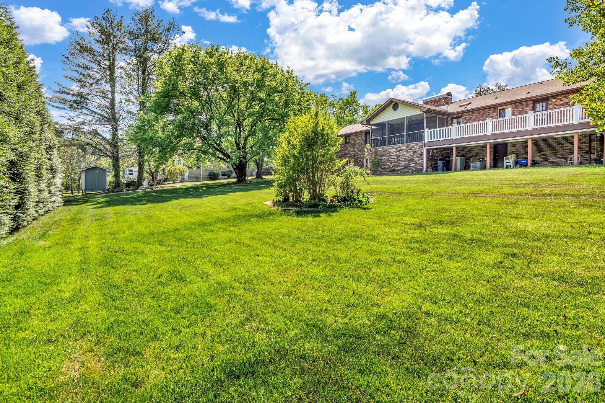 218 Brown Road — Hendersonville
