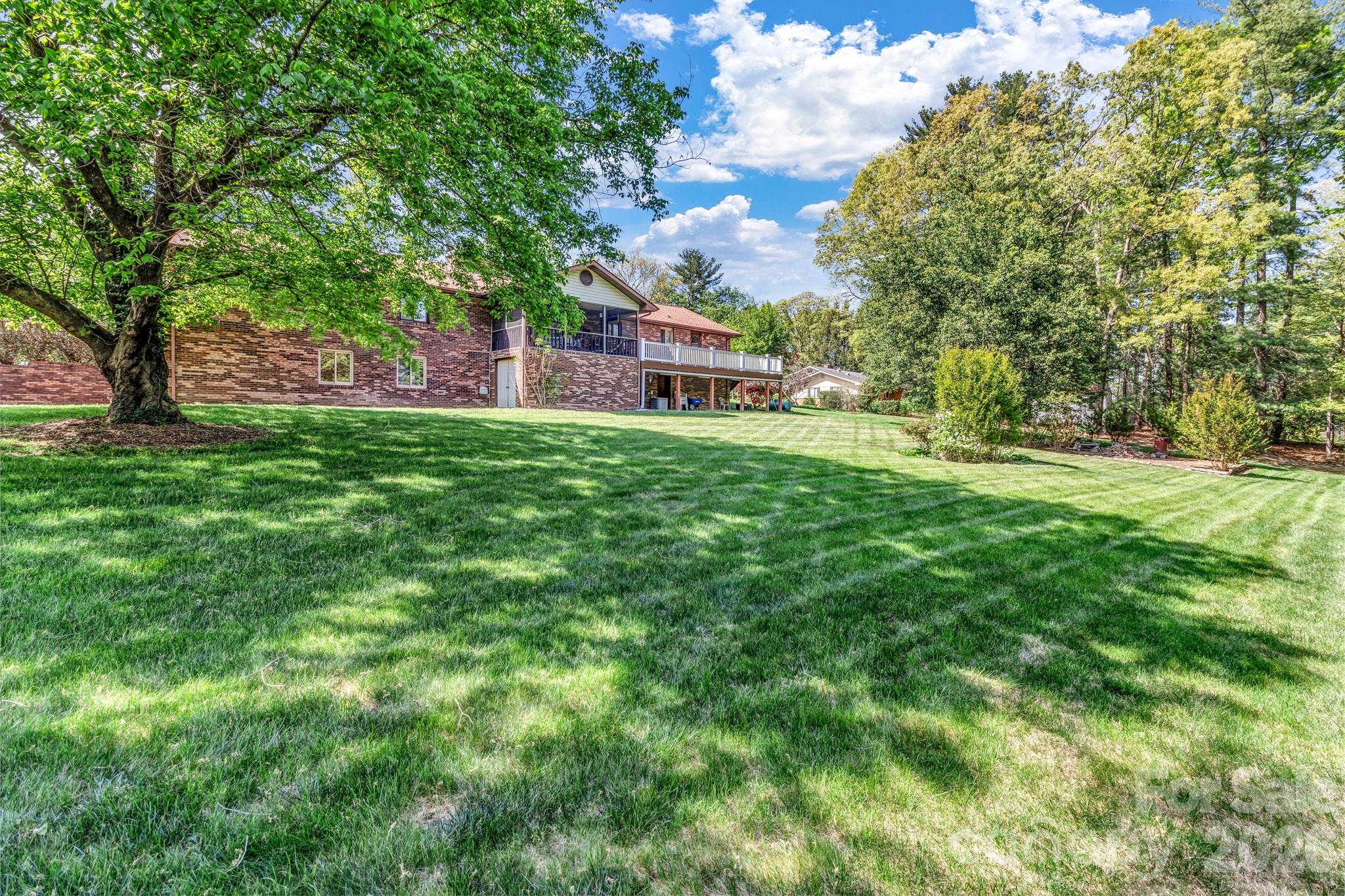 218 Brown Road — Hendersonville