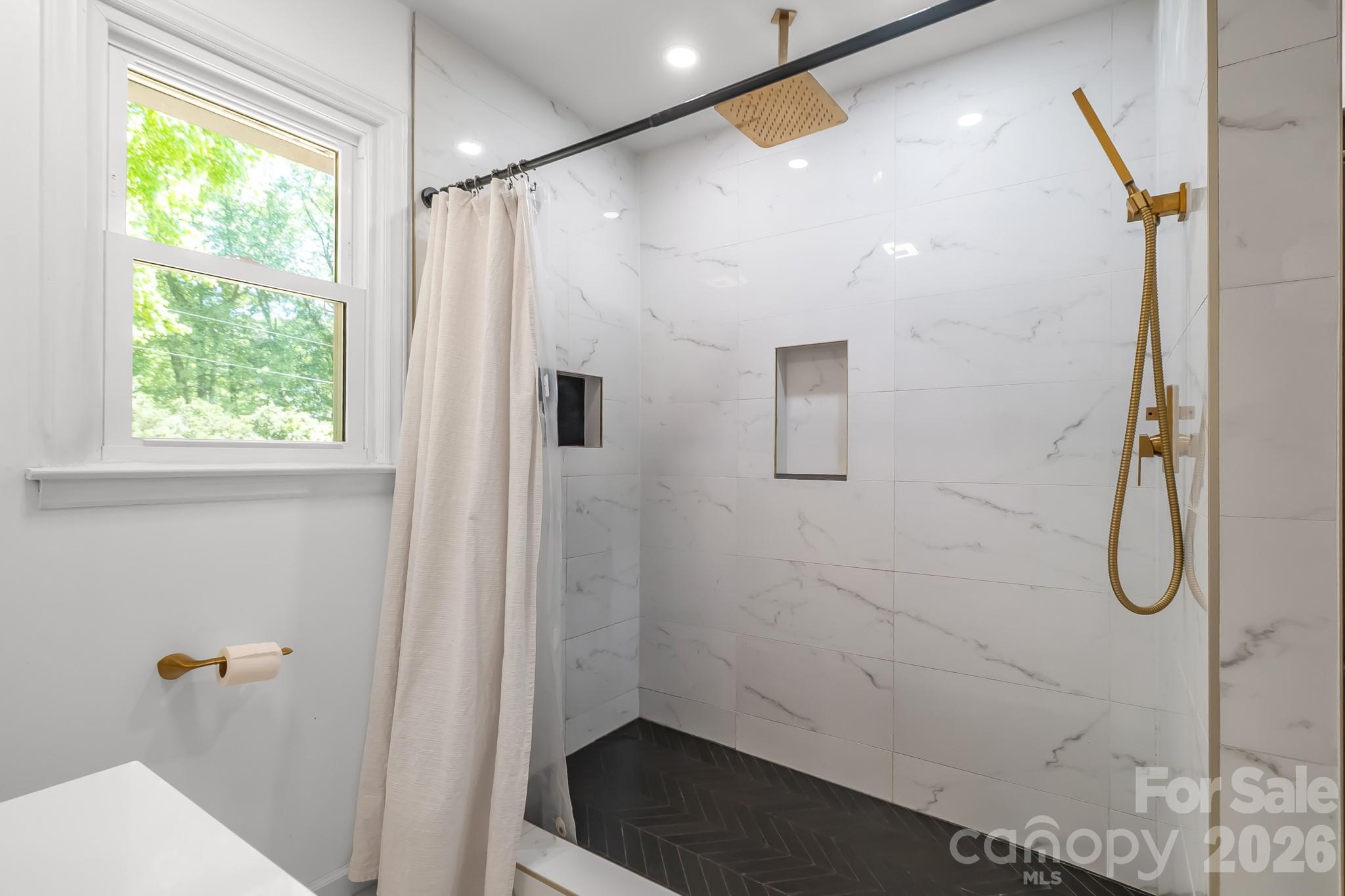 6070 Ferncliff Drive — Concord