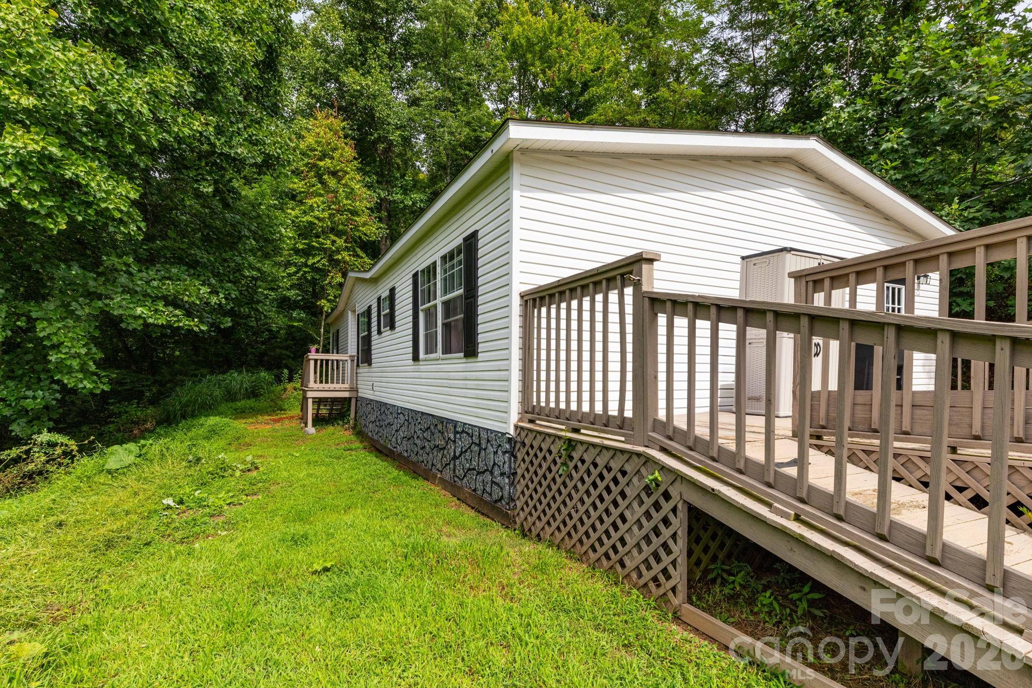 205 Sleepy Hollow Drive — Mars Hill