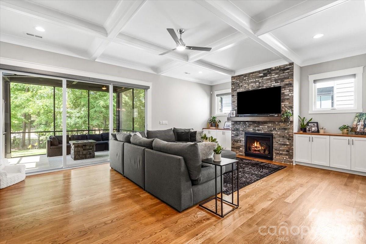 14125 Shelburne Village Drive — Charlotte