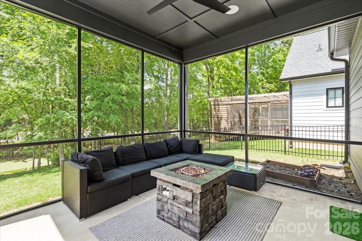14125 Shelburne Village Drive — Charlotte