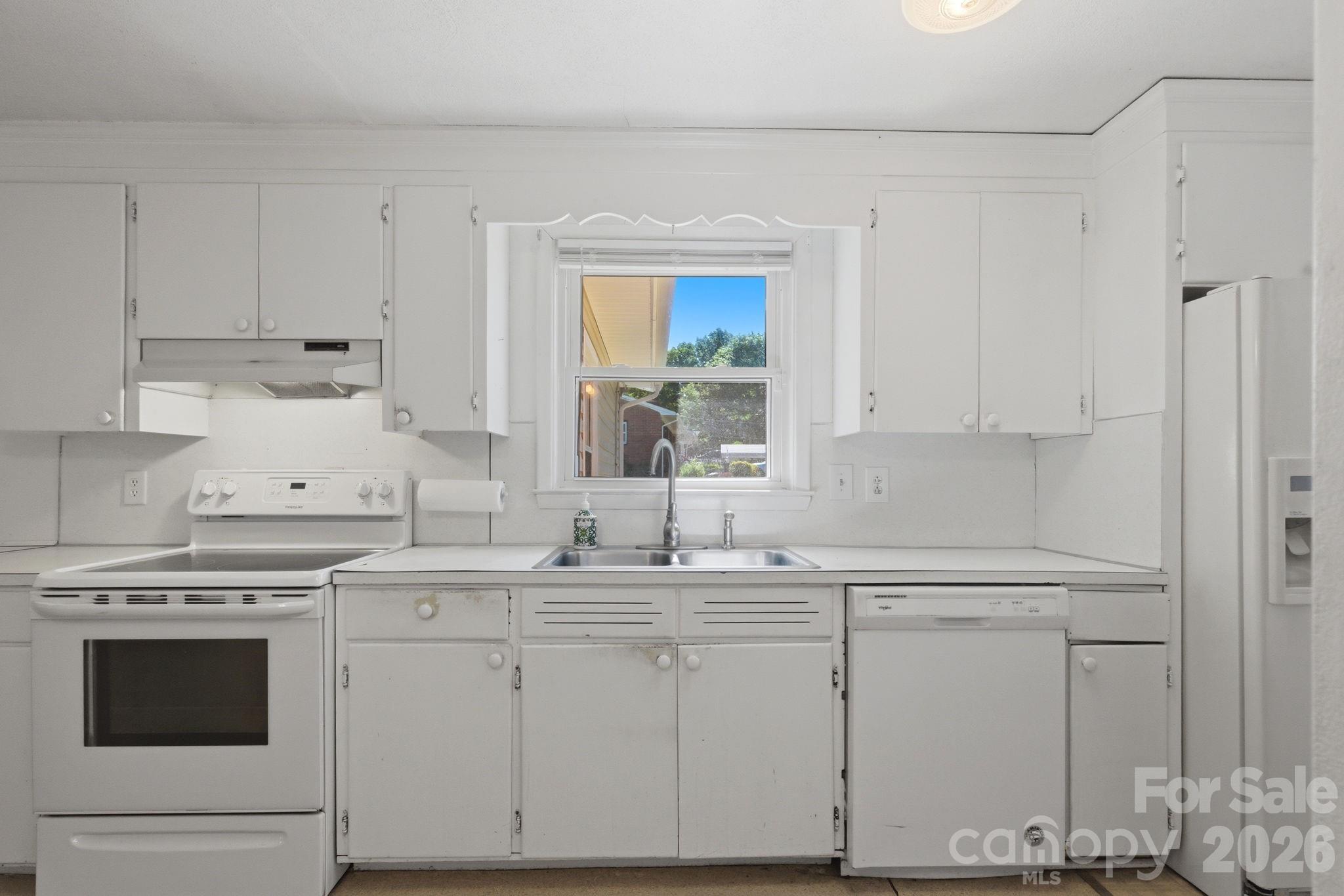 1480 21st Street NE — Hickory