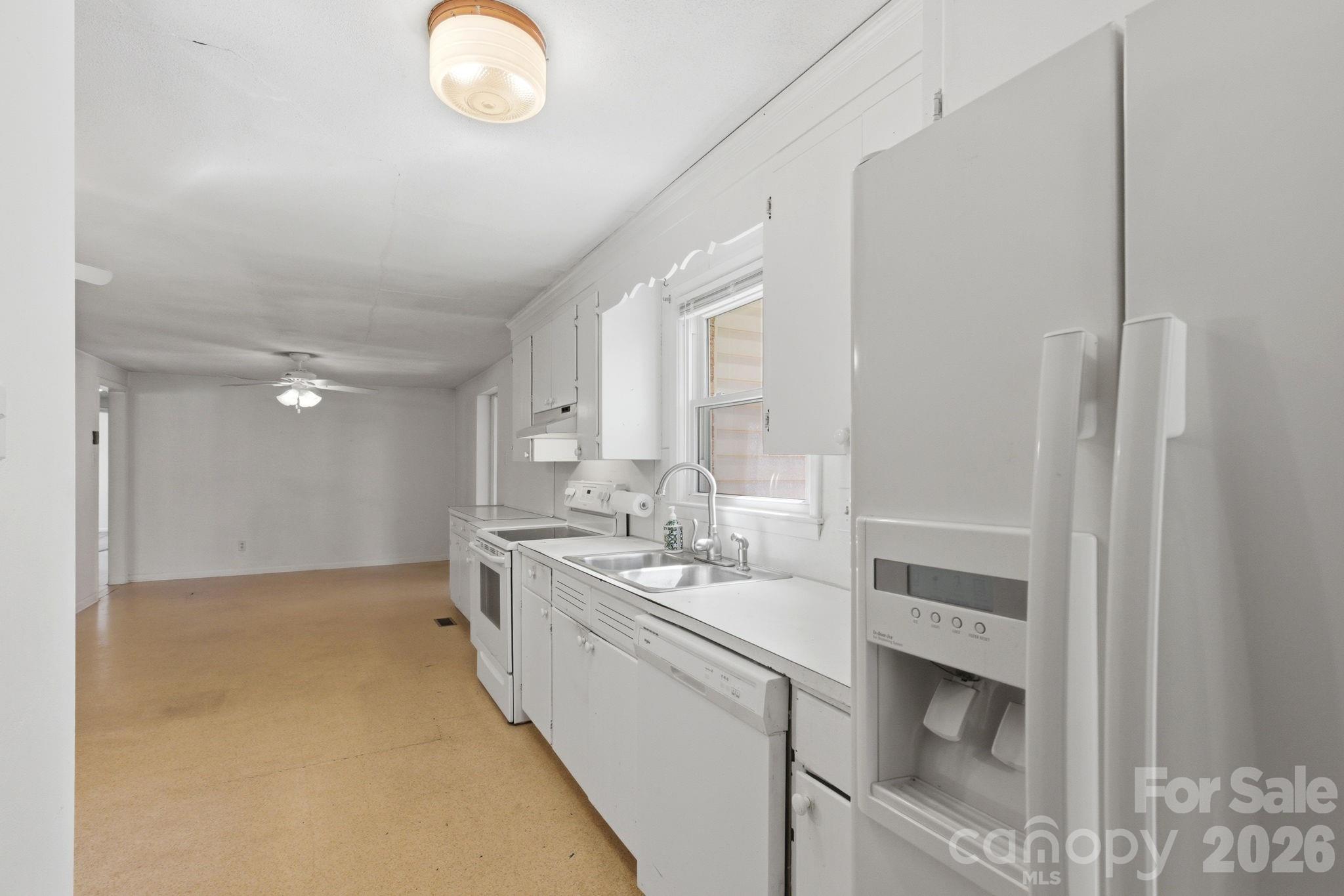1480 21st Street NE — Hickory