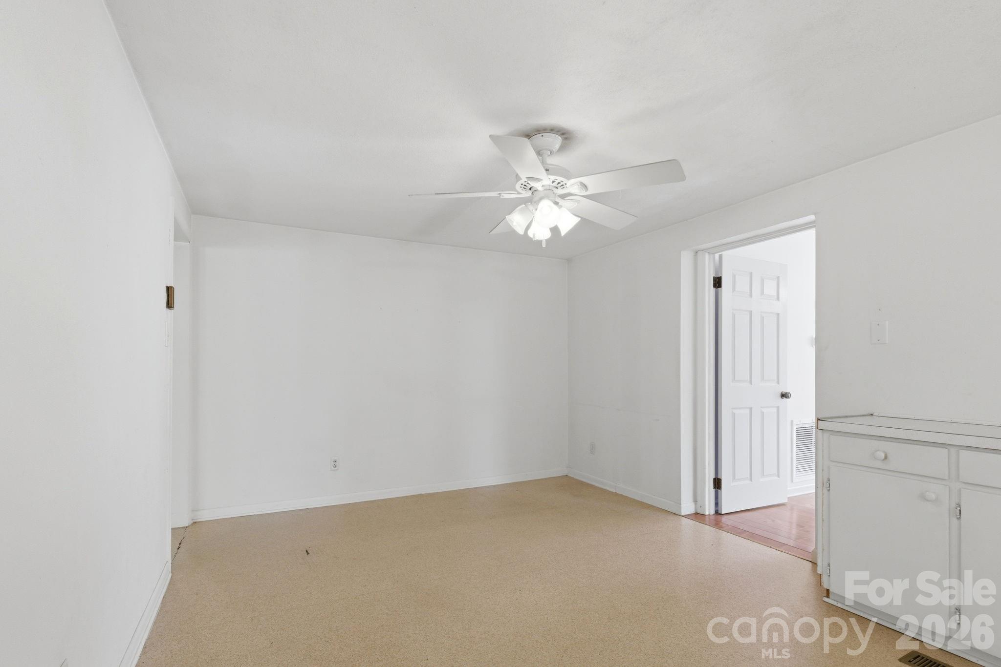 1480 21st Street NE — Hickory