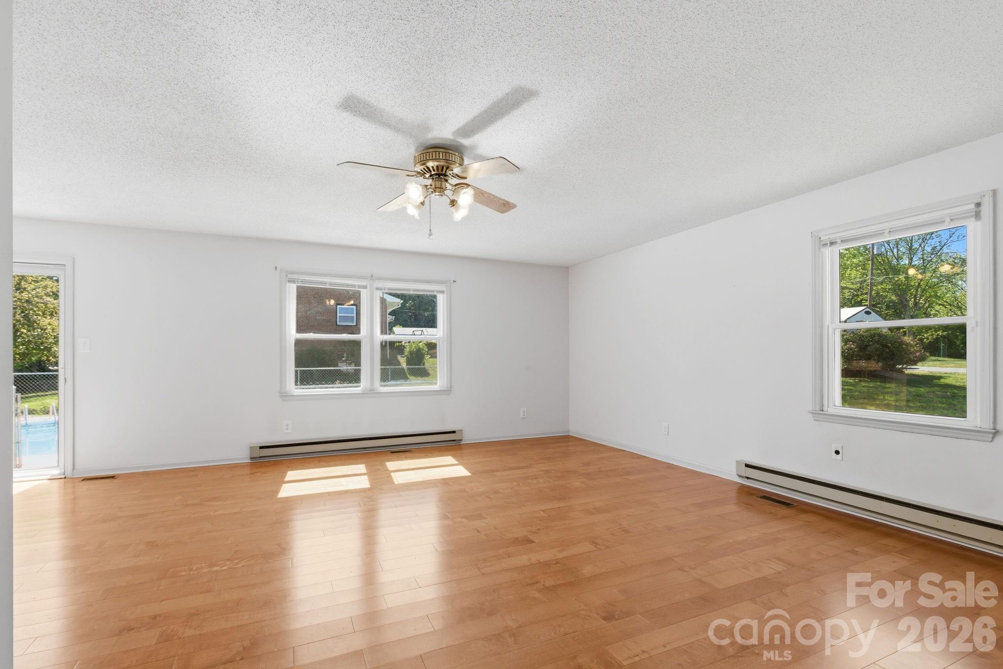 1480 21st Street NE — Hickory