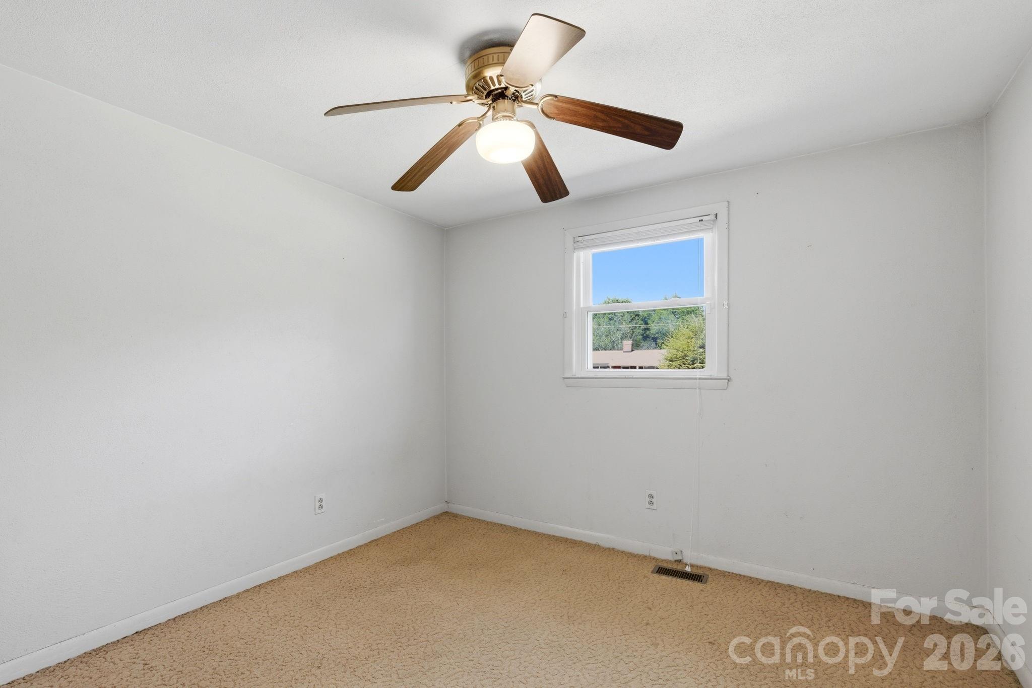 1480 21st Street NE — Hickory