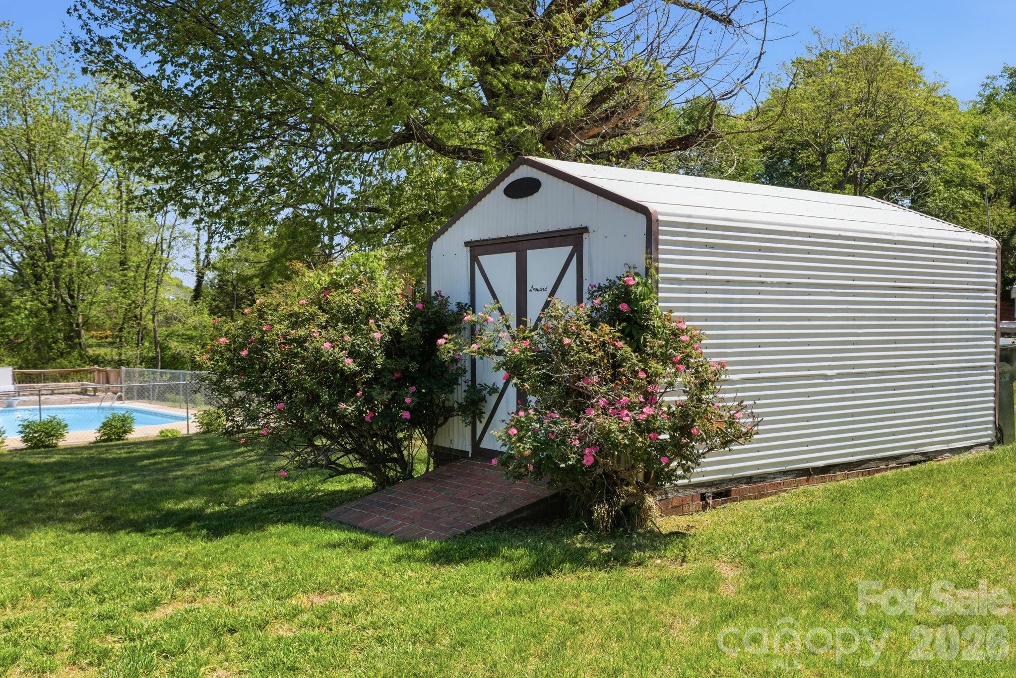 1480 21st Street NE — Hickory