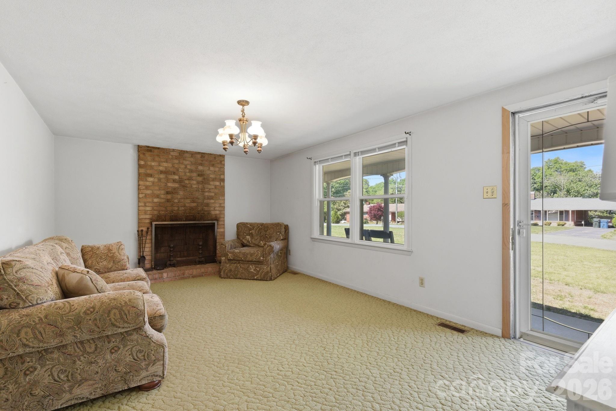 1480 21st Street NE — Hickory