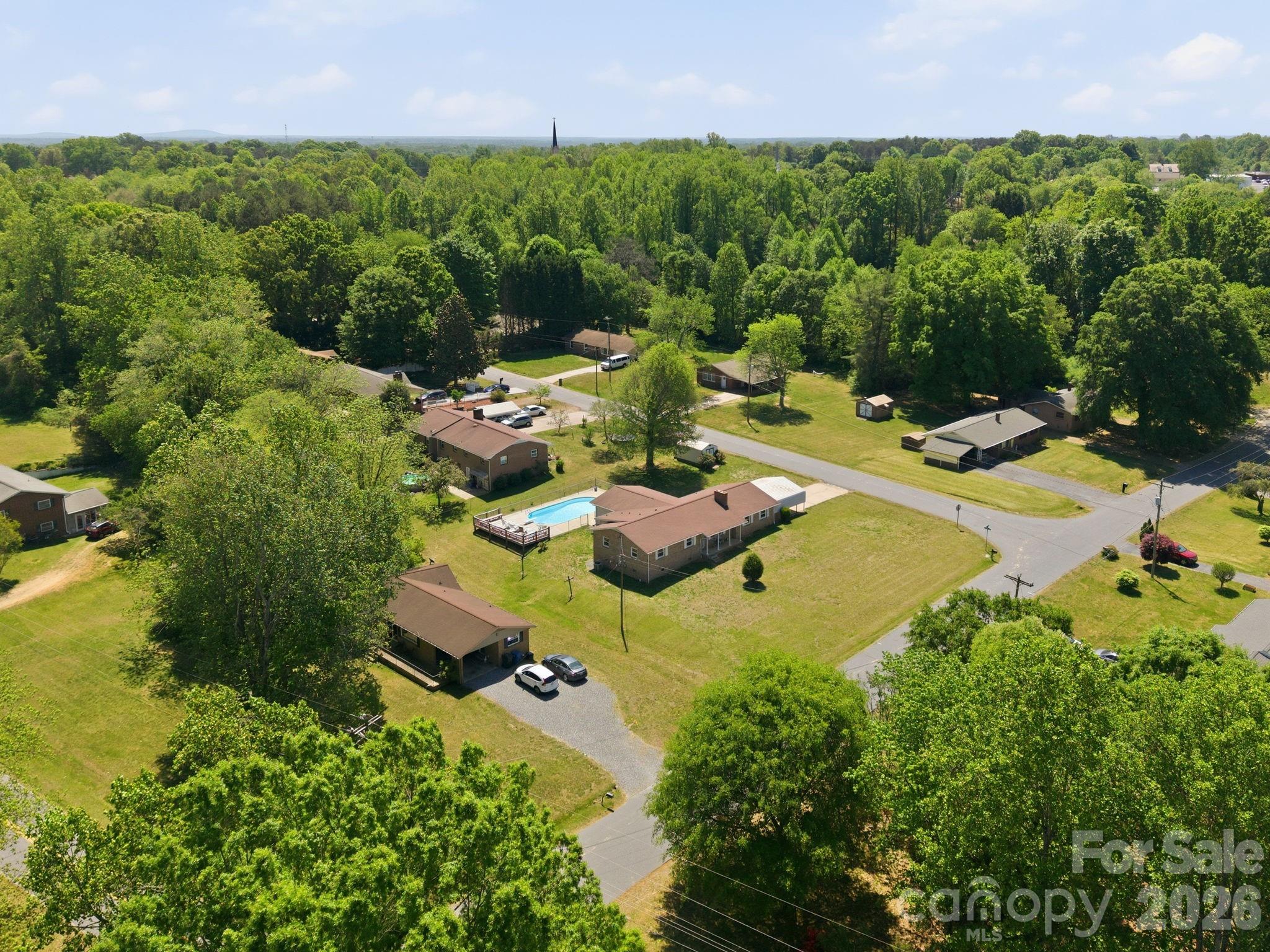 1480 21st Street NE — Hickory