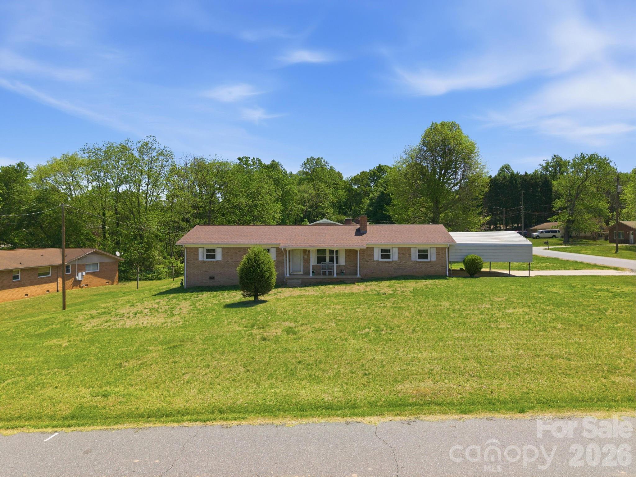 1480 21st Street NE — Hickory