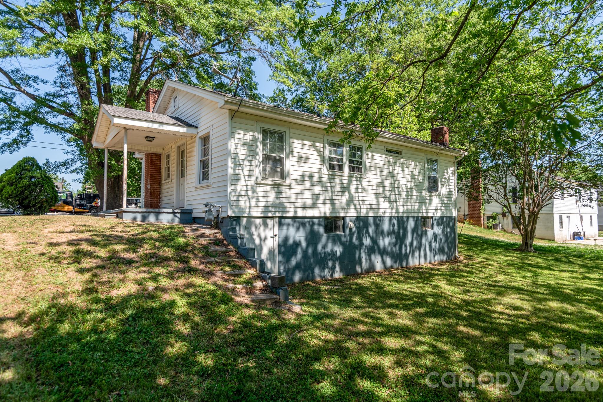 109 Hillcrest Drive — Bessemer City