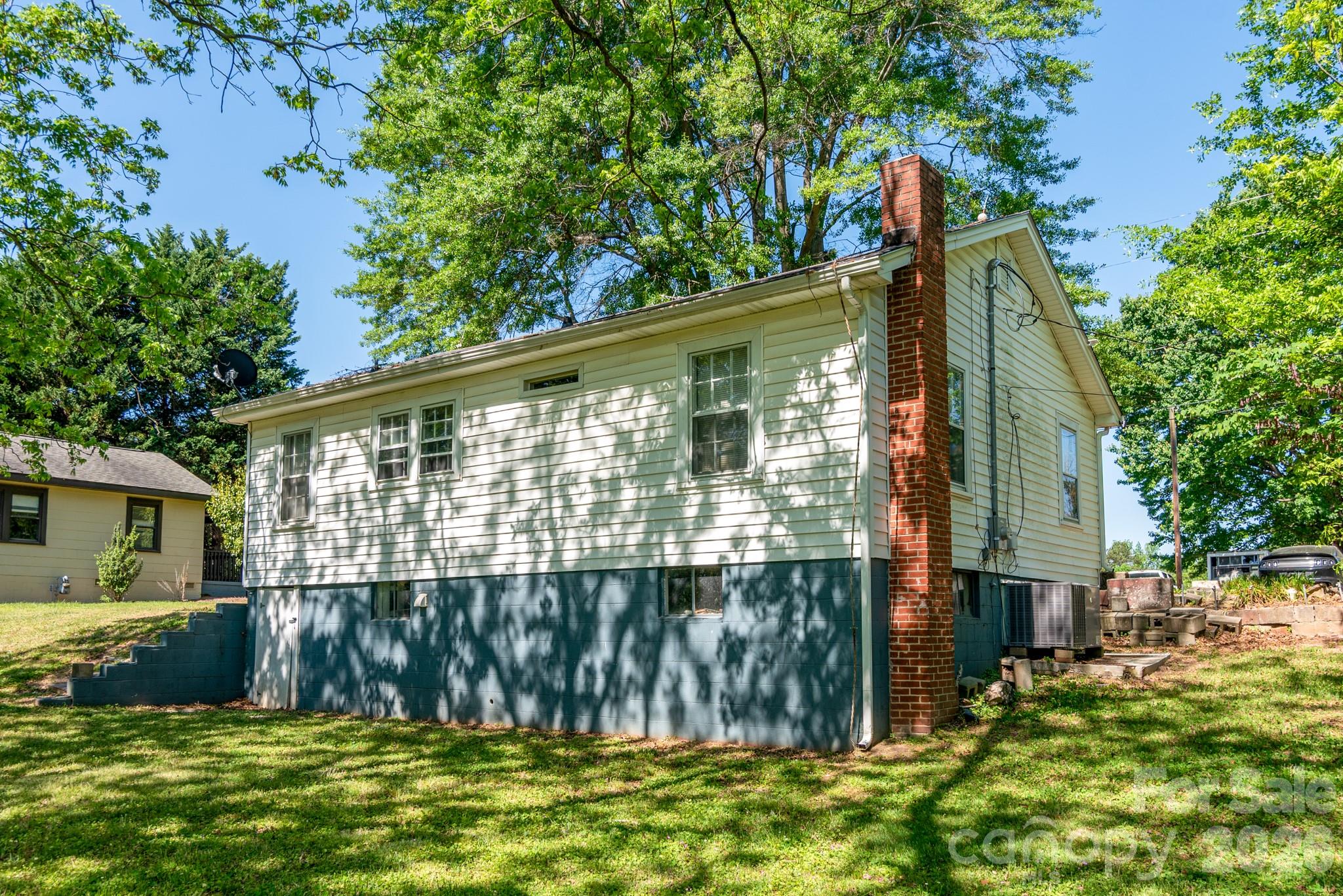 109 Hillcrest Drive — Bessemer City